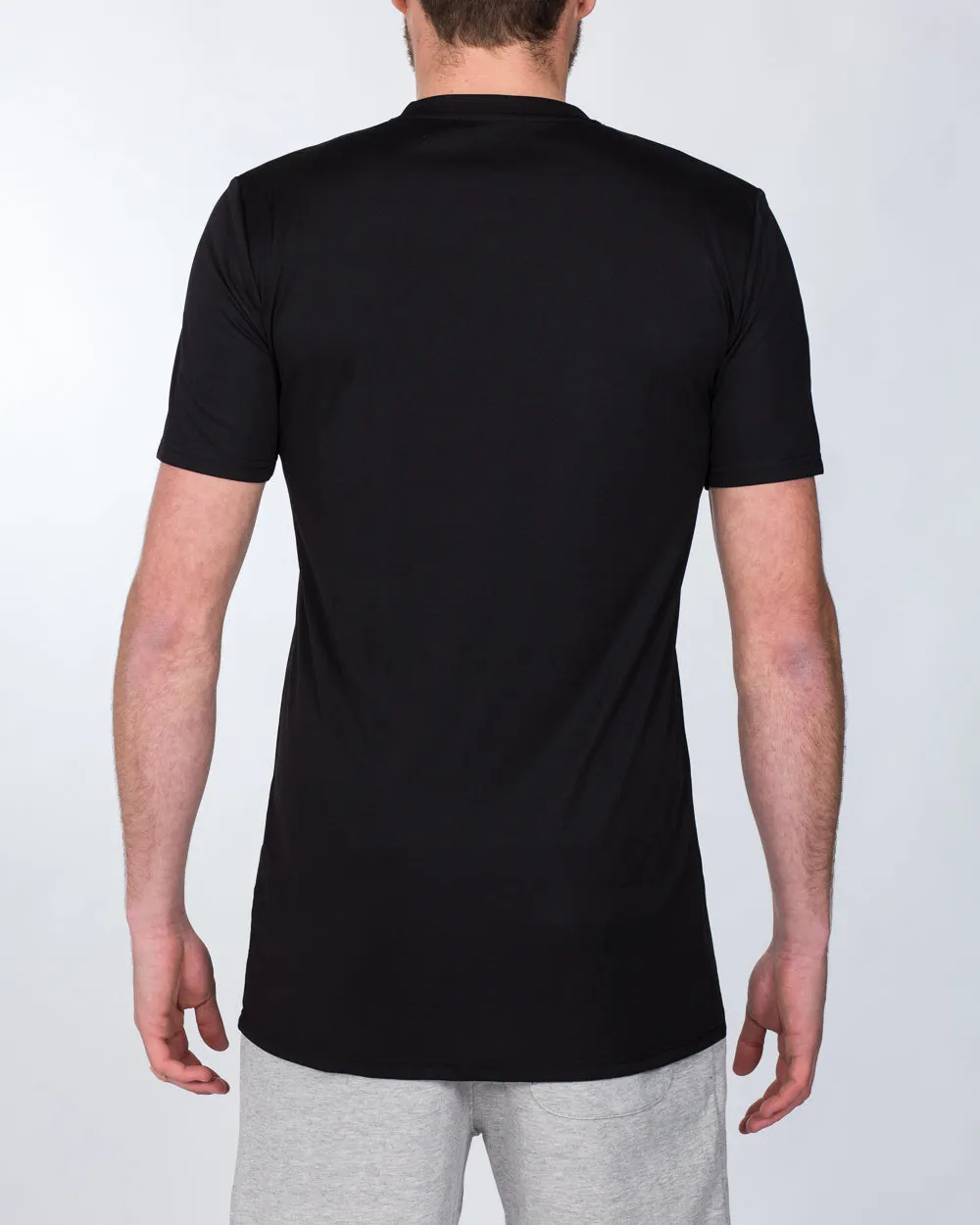 2t Dry Tech Training Top (black) airport look