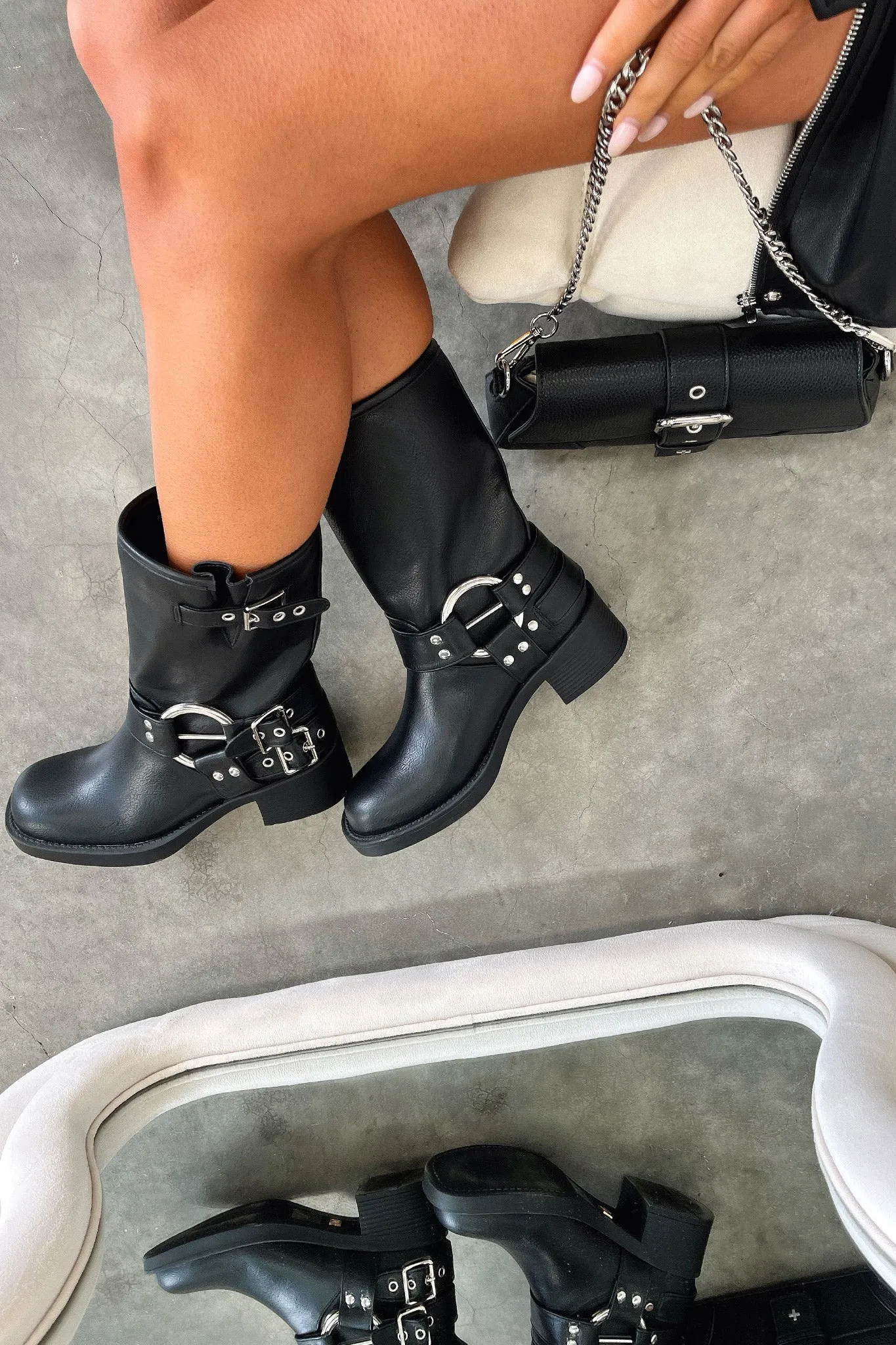 Antonio Boots - Black trend elements