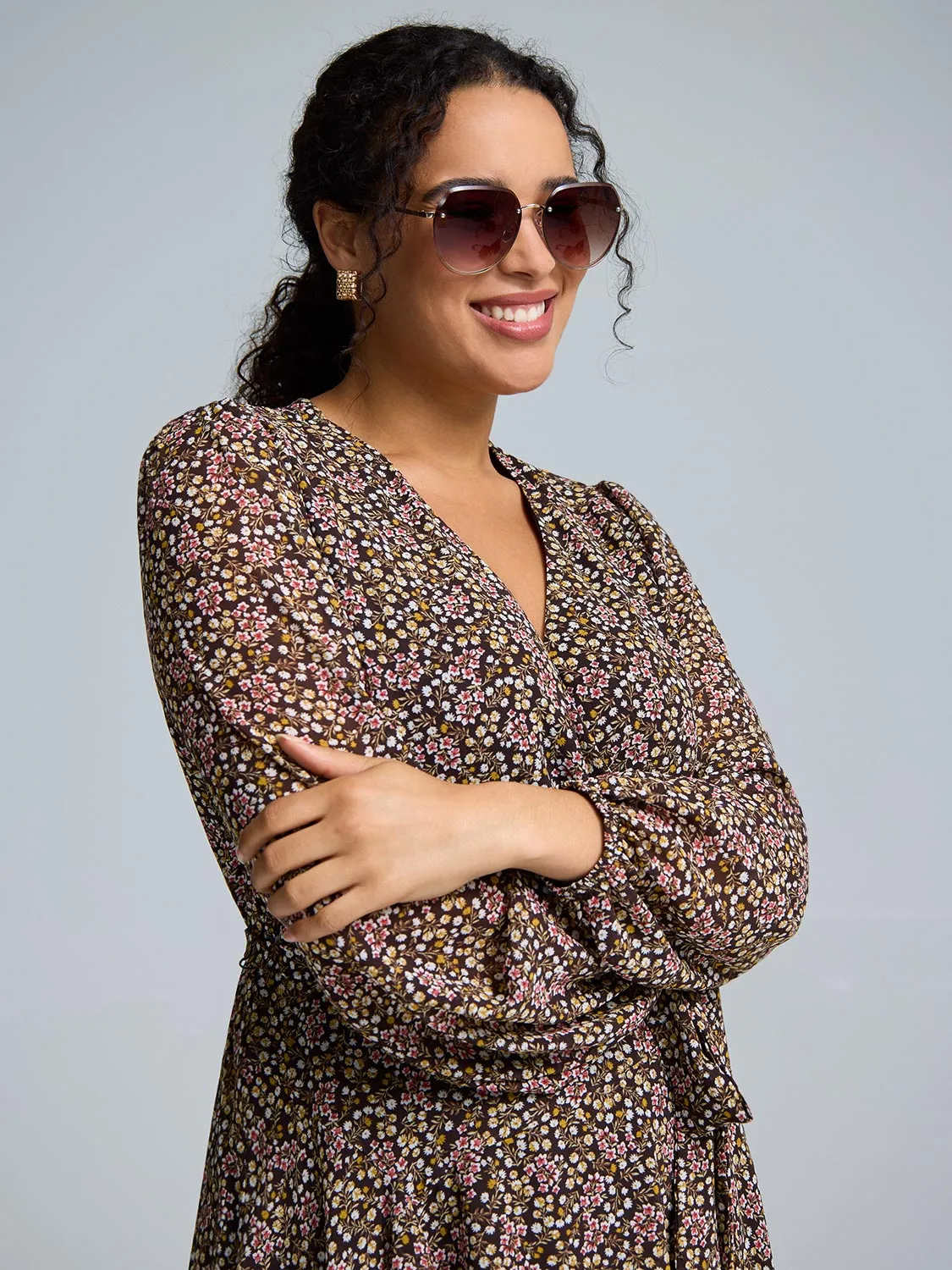 Aviator Frame Sunglasses With Gold Metal Arms Edgy Style