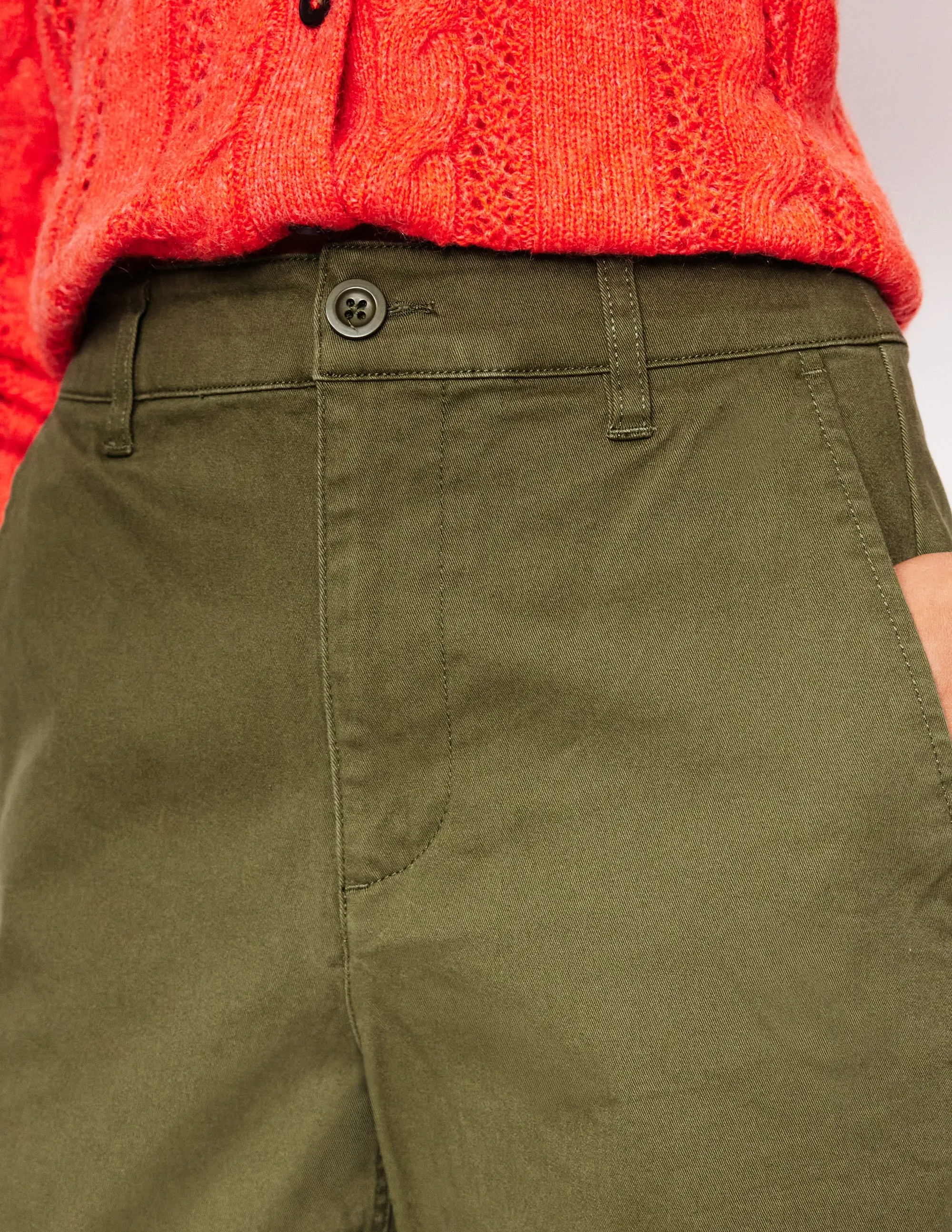 Barnsbury Chino Trousers-Woodland Green versatile style