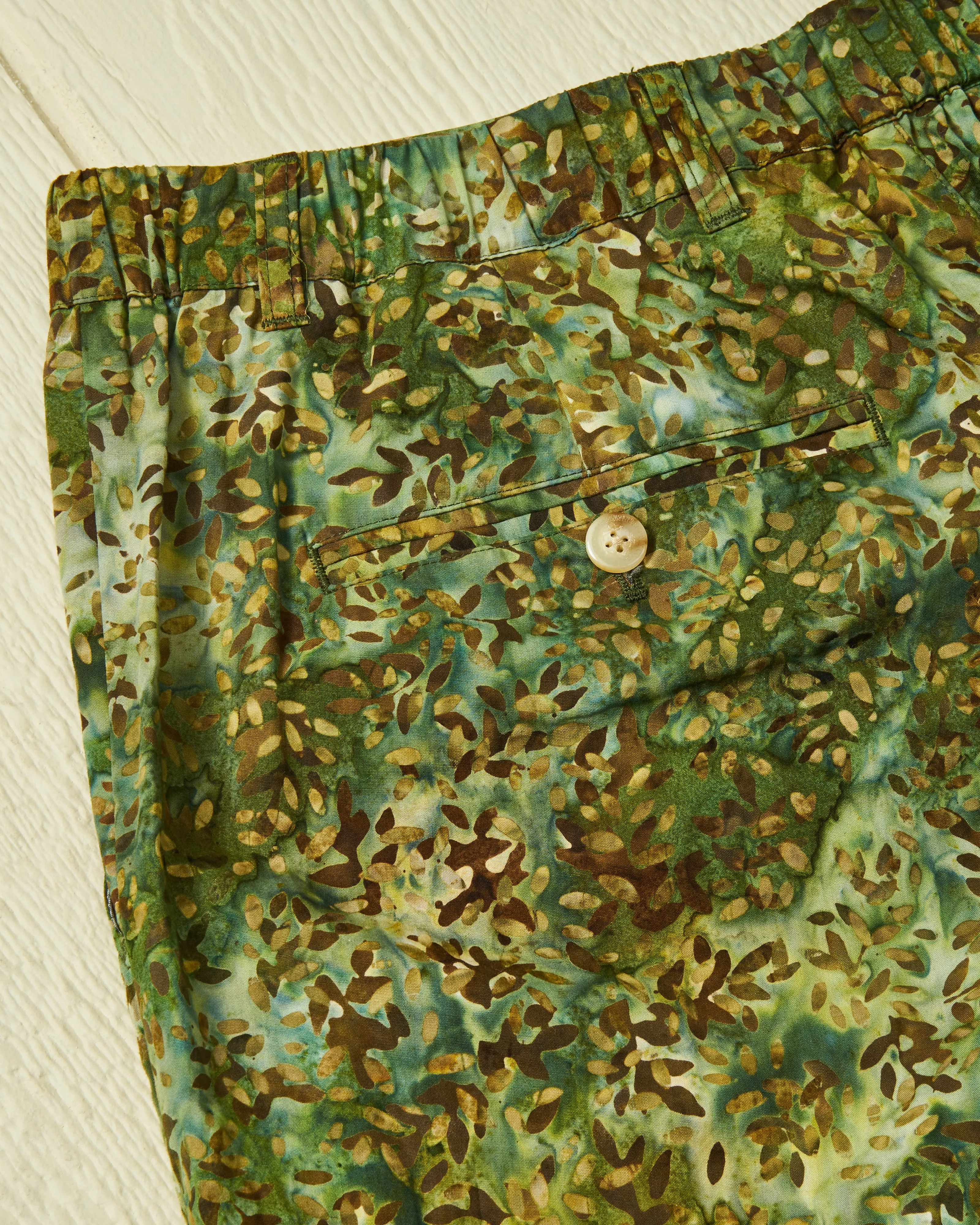 Batik Short in Moss light sport