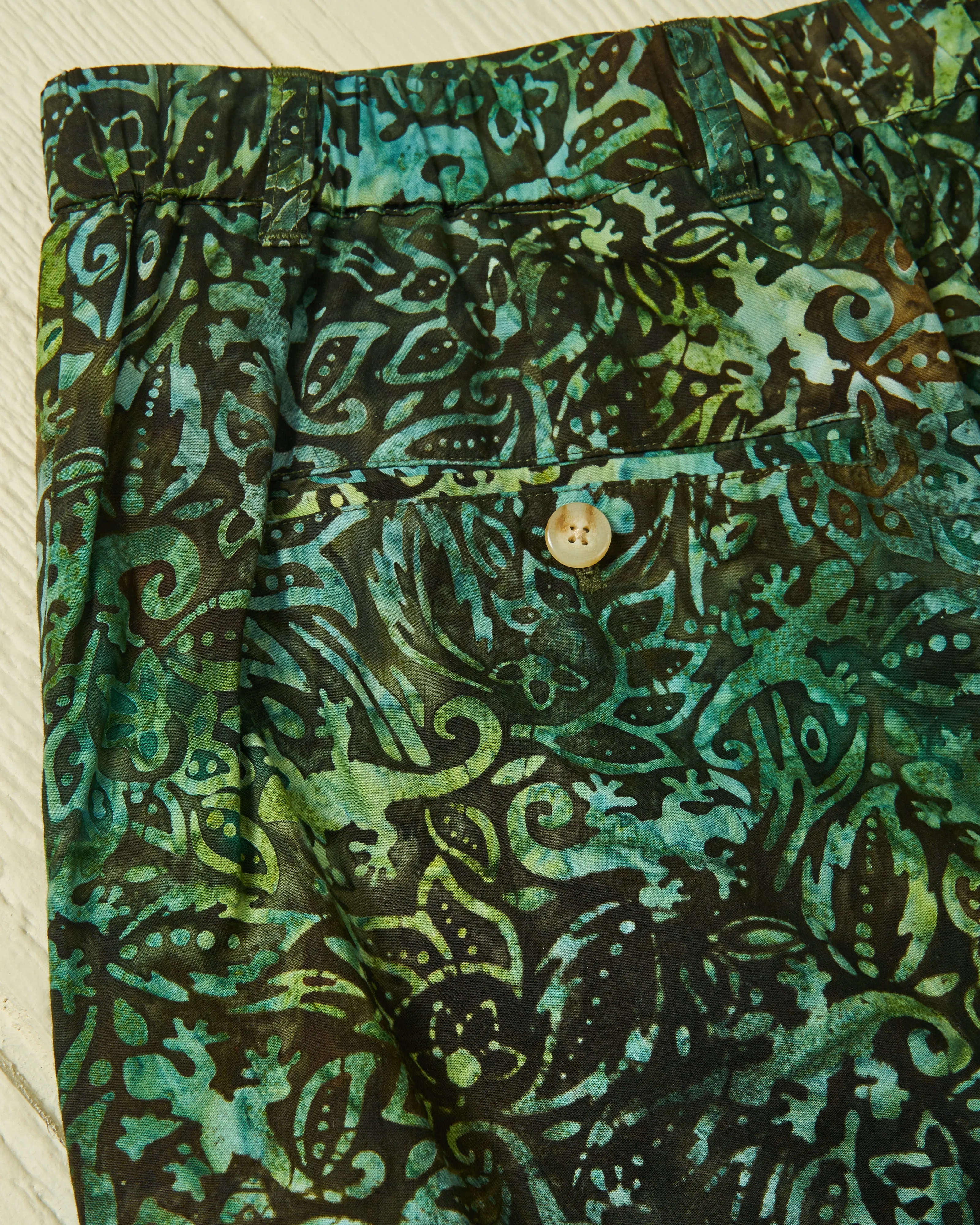 Batik Short in Olive comfort breathable