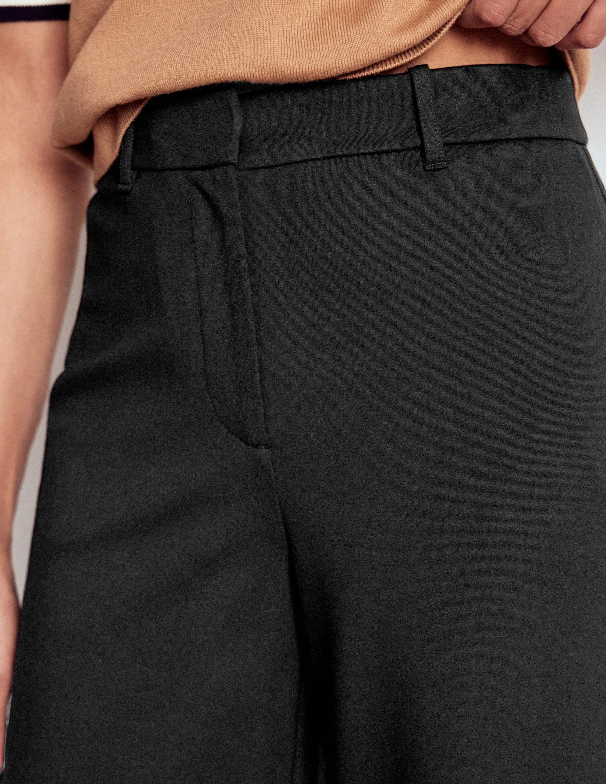 Belgravia Ponte Crop Trousers-BLACK layered look