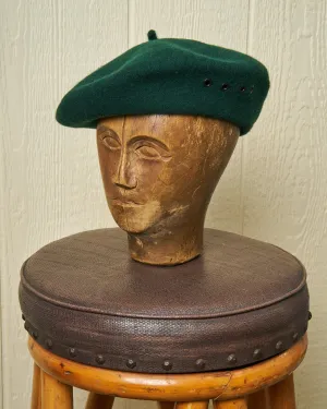Biscay Beret in Hunter Green rainy day