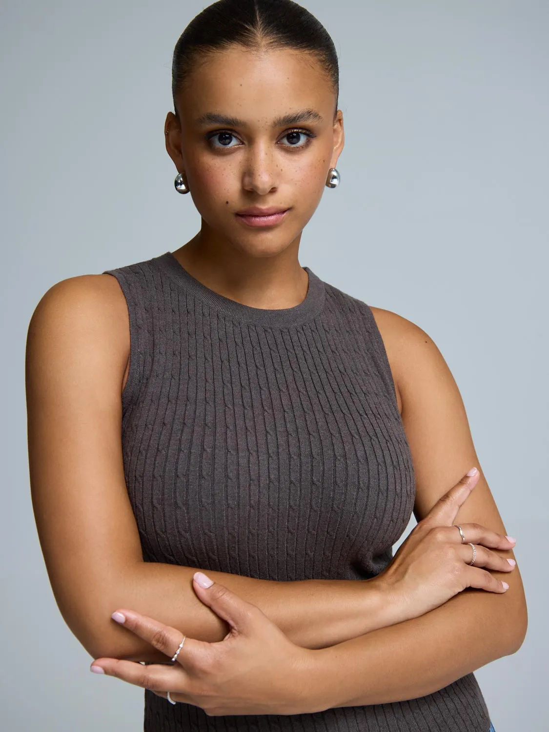 Cable Knit Sleeveless Sweater second skin