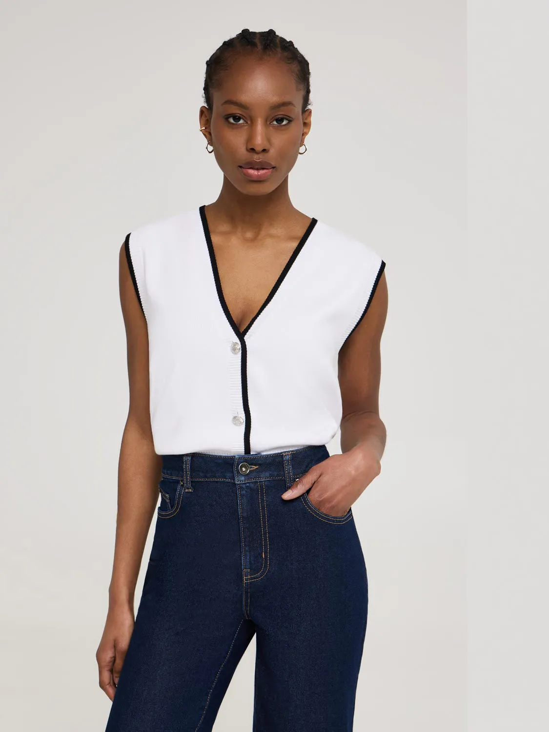 Contrast Piping Button-Front Sweater Vest breathable base