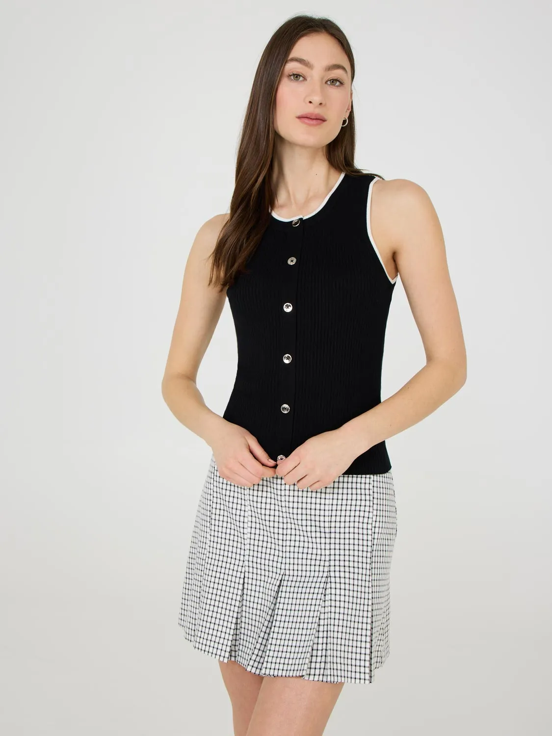 Contrast Piping Button-Front Tank Top full mobility