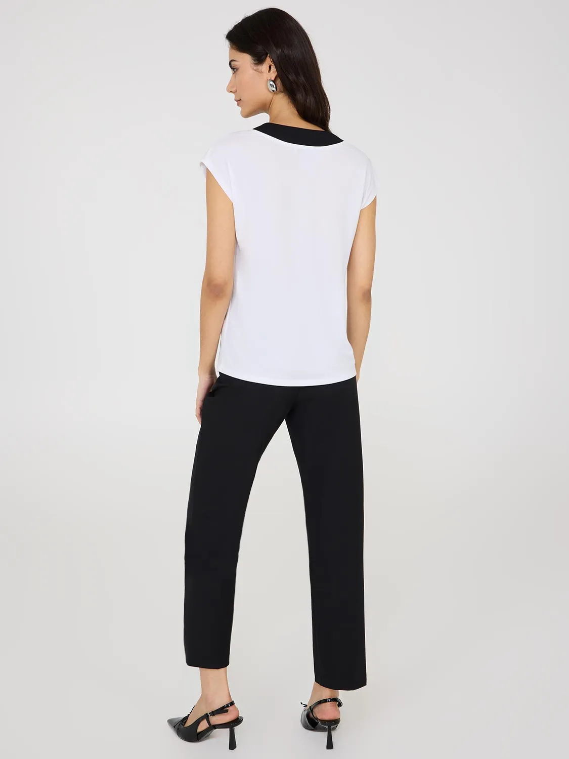 Contrast V-Neck Crepe Knit Top Date Ready