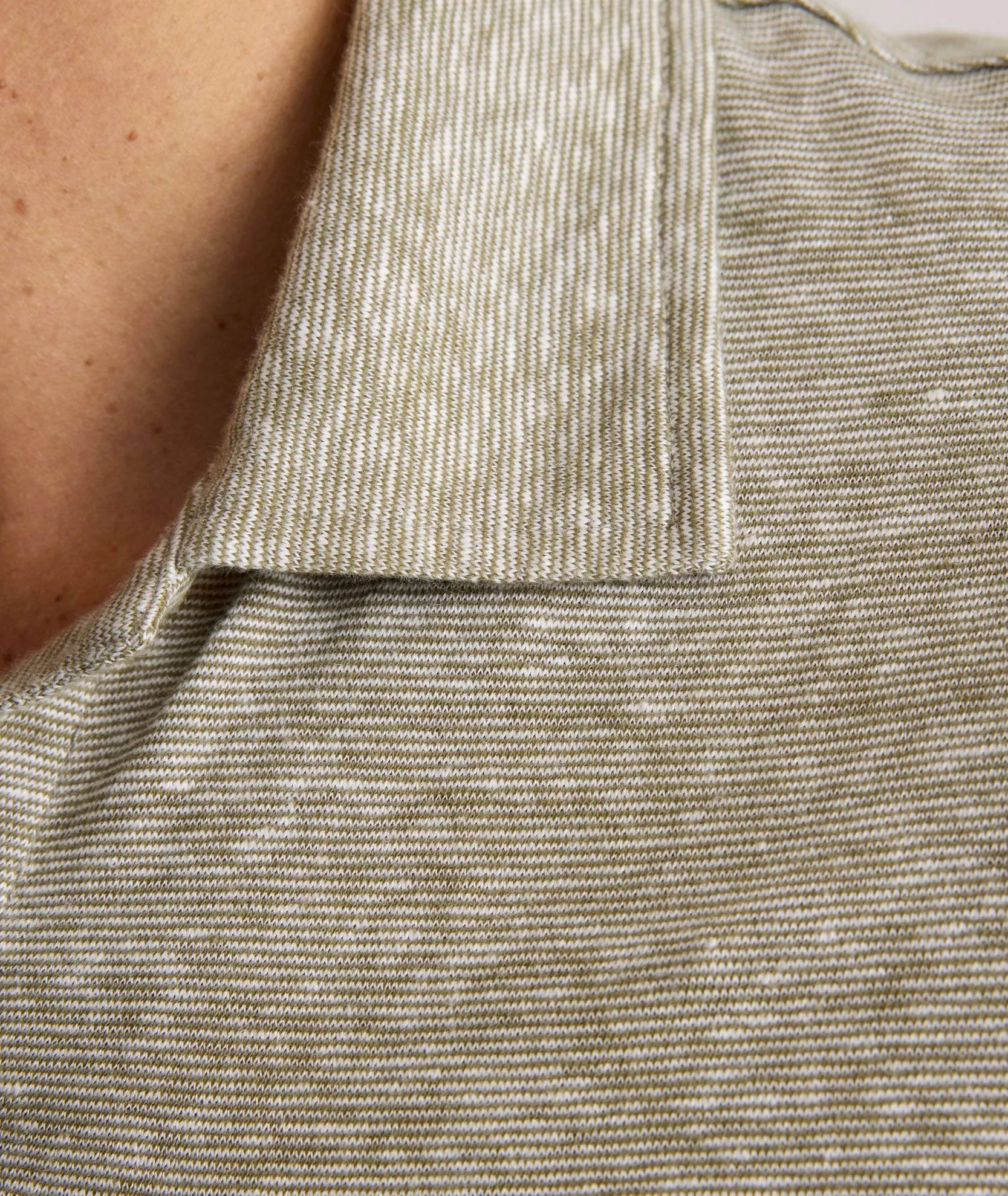 Cotton-Linen Johnny Collar Polo smooth flow