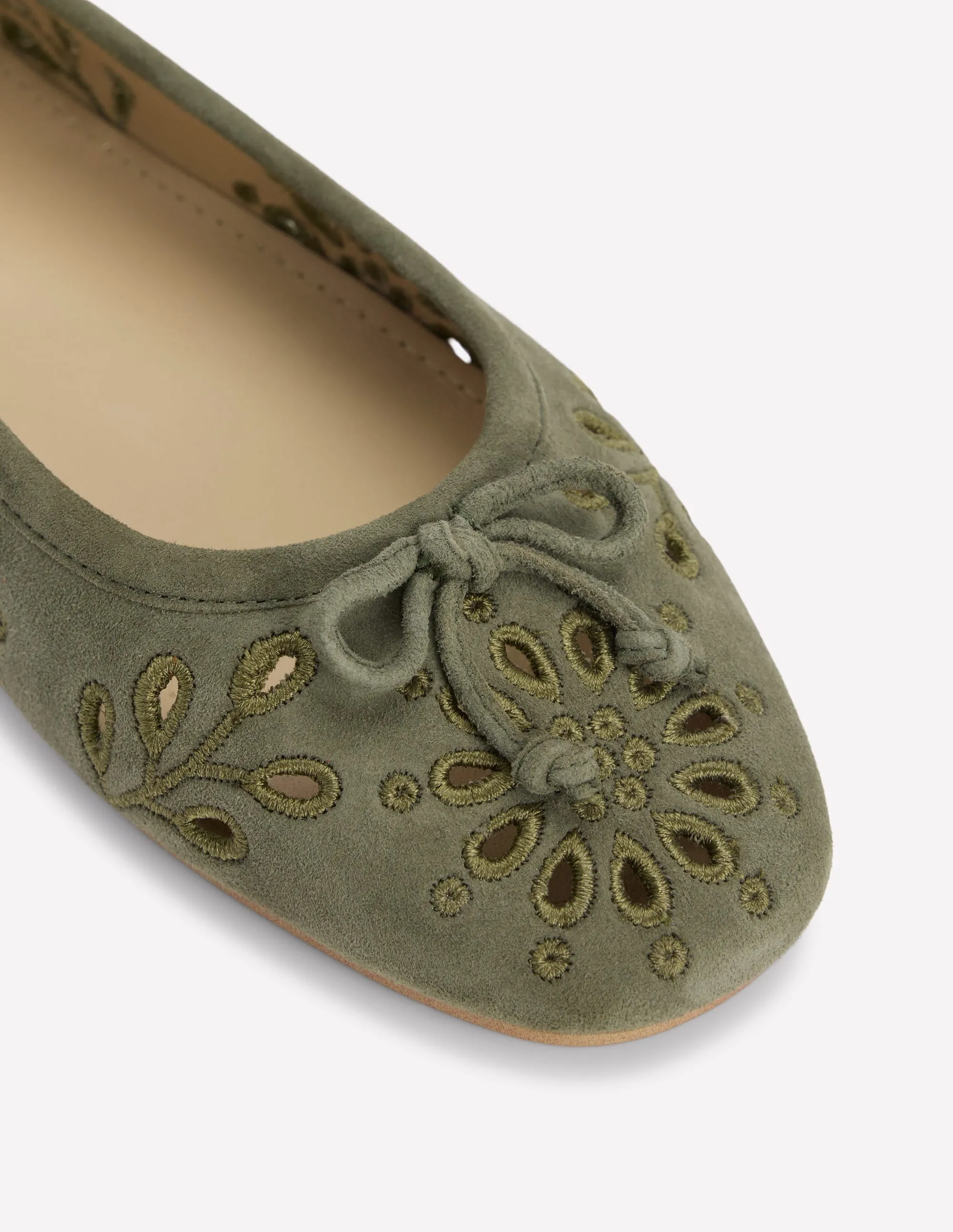 Cut Out Ballet Flats-Deep Olive simple look