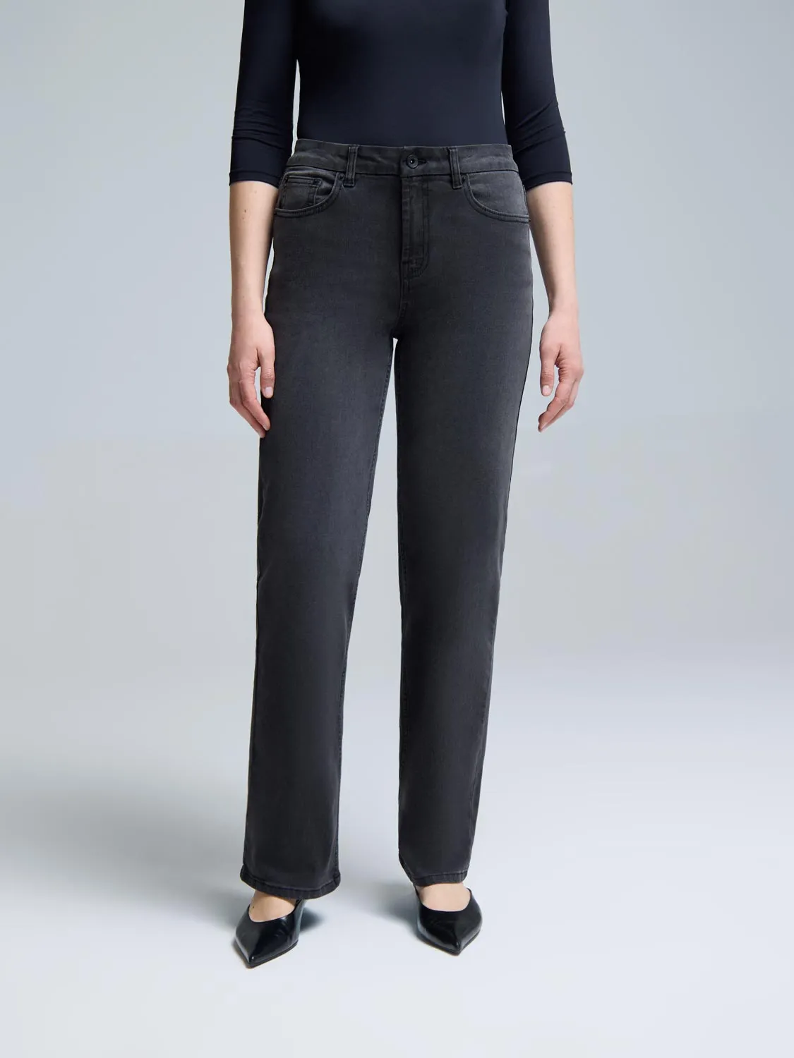 Dark Wash Straight-Leg Jeans versatile tool
