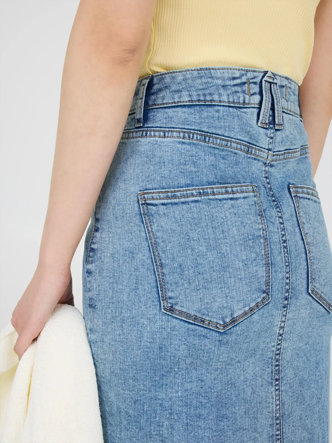Denim Pencil Skirt elegance model