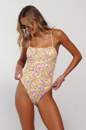 Dominick One Piece in April casual shape