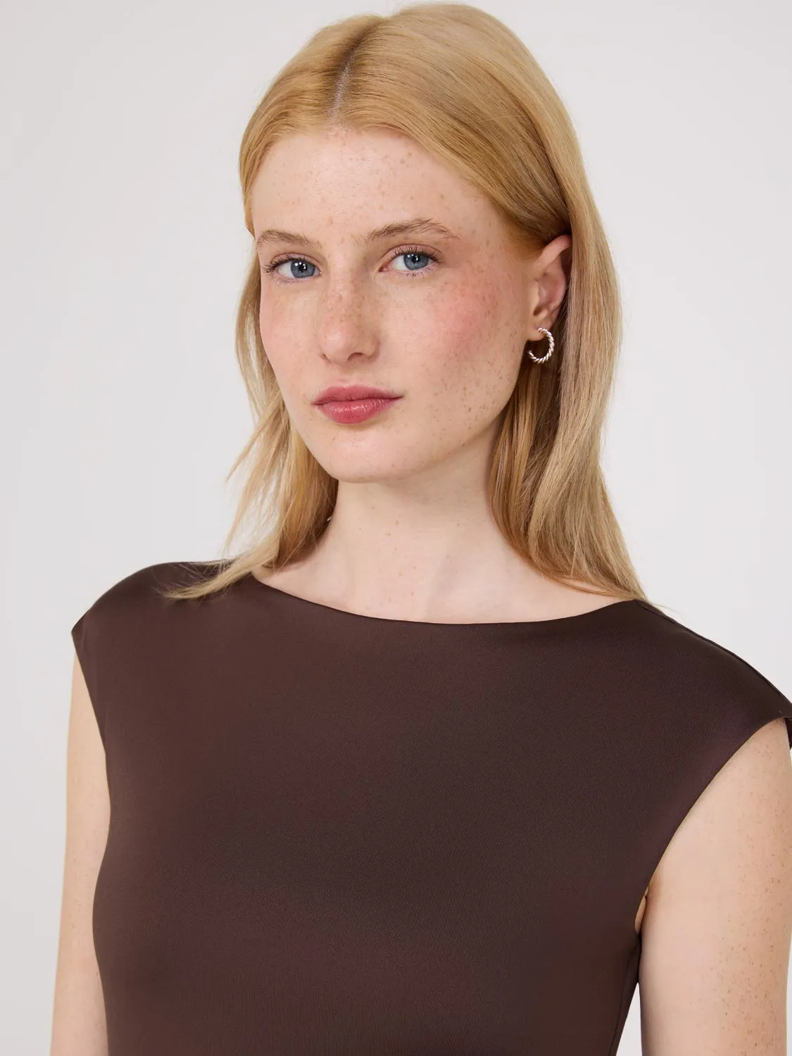 Double Layer Boat Neck Sleeveless Top wardrobe core