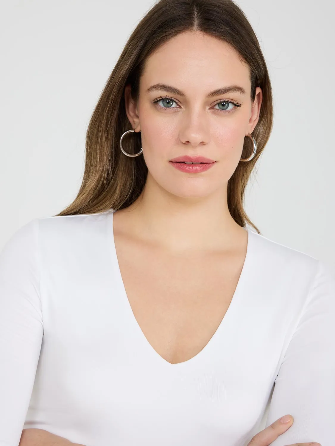 Double Layer V-Neck Elbow Sleeve Top Modern Fit