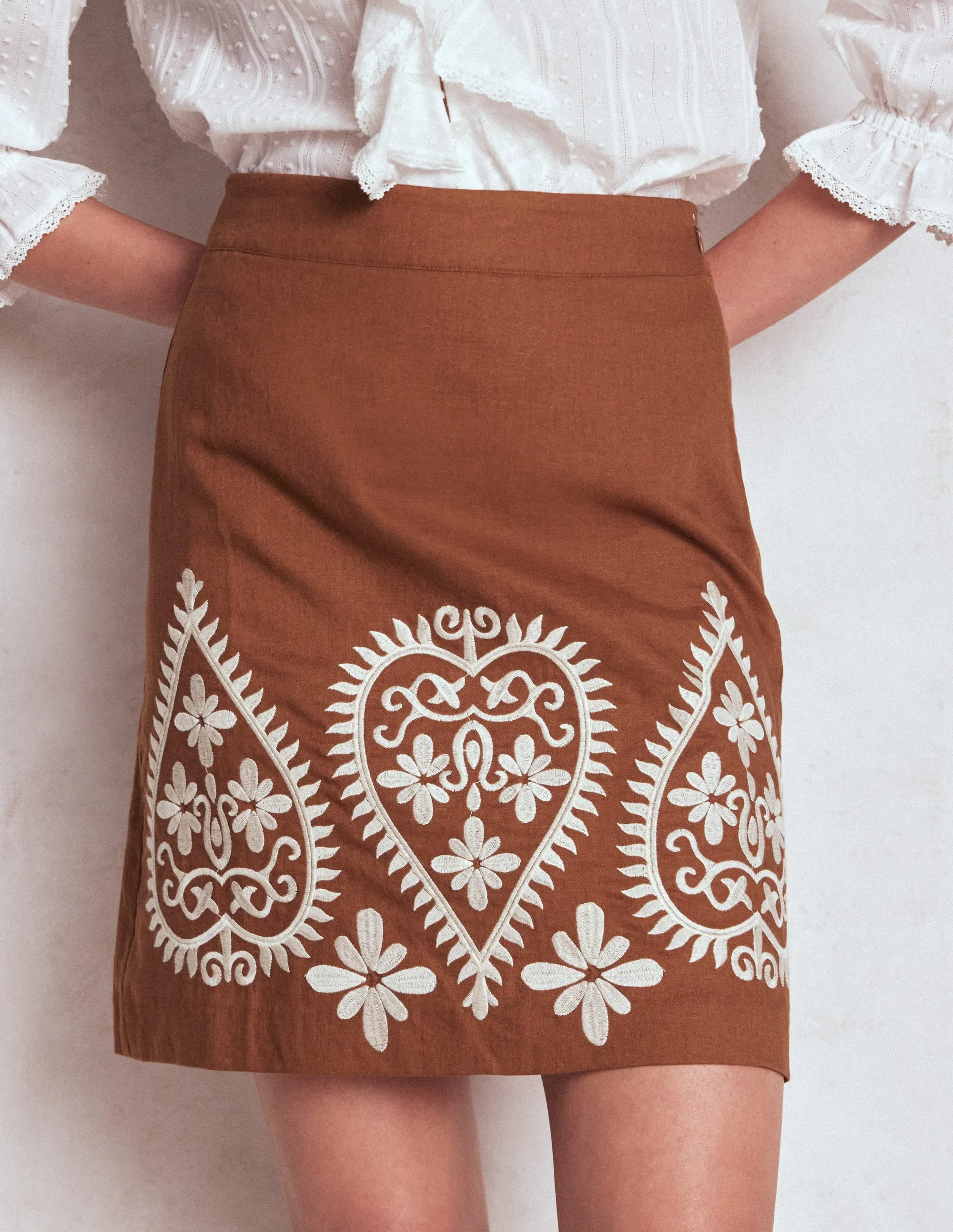 Embroidered Linen Skirt-Russet Embroidery elegance model