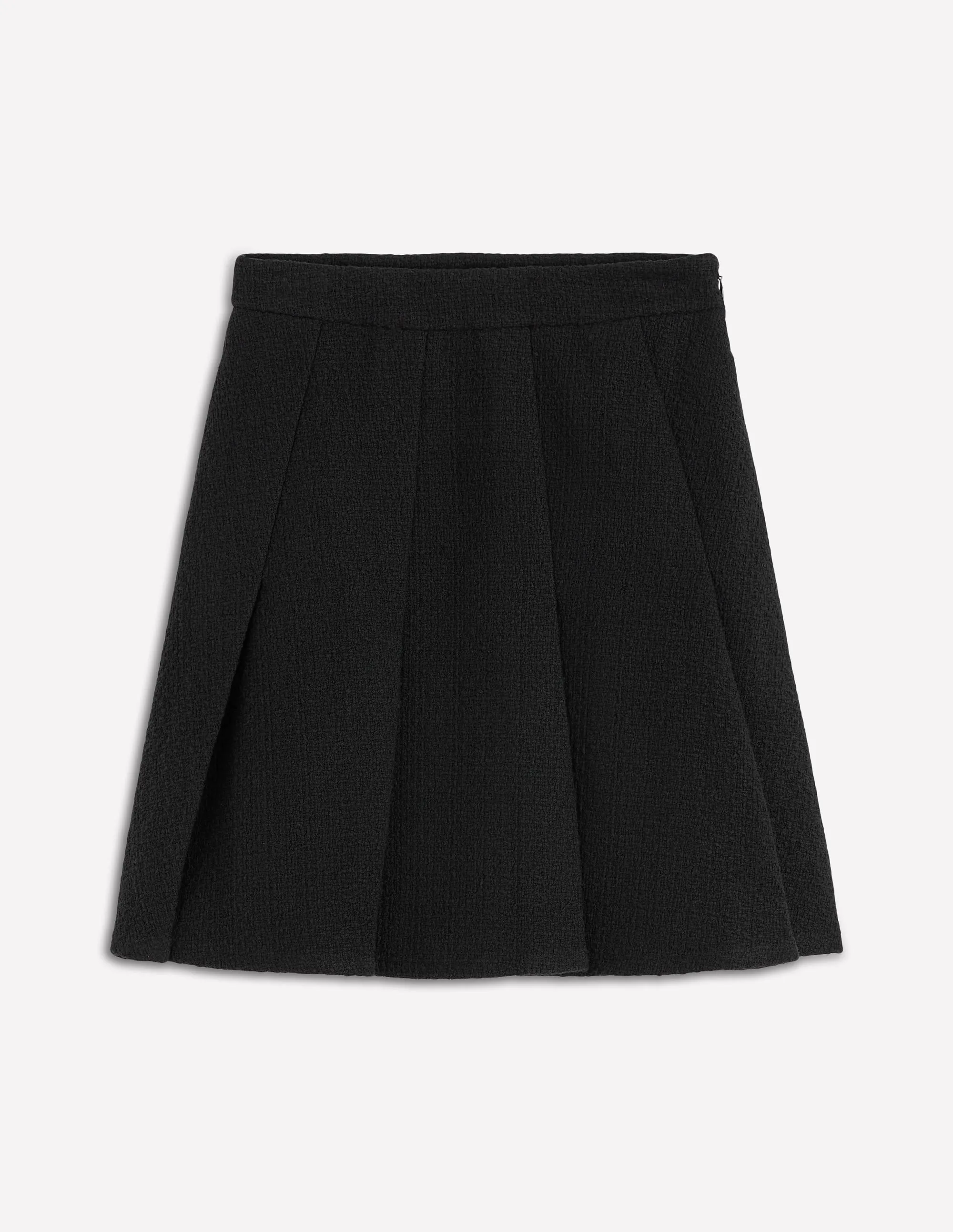 Flippy Textured Skirt-Black refined life