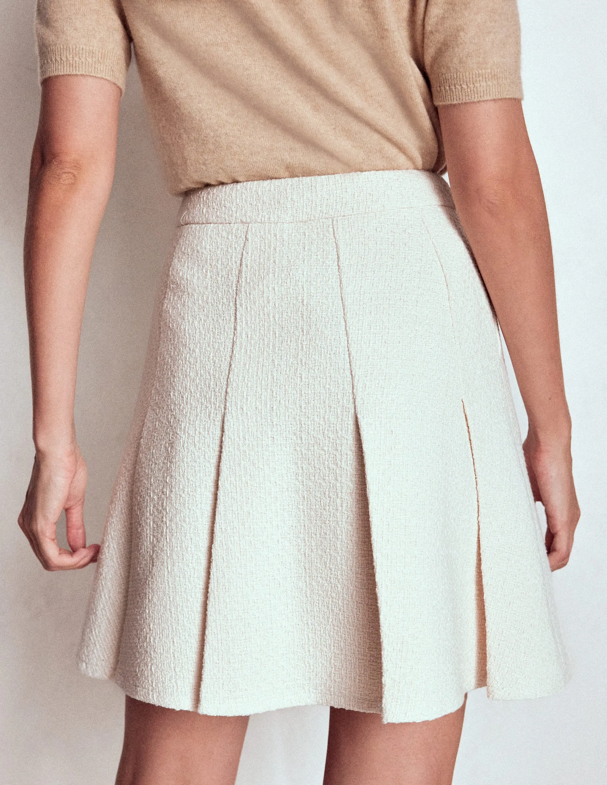 Flippy Textured Skirt-White summer airy