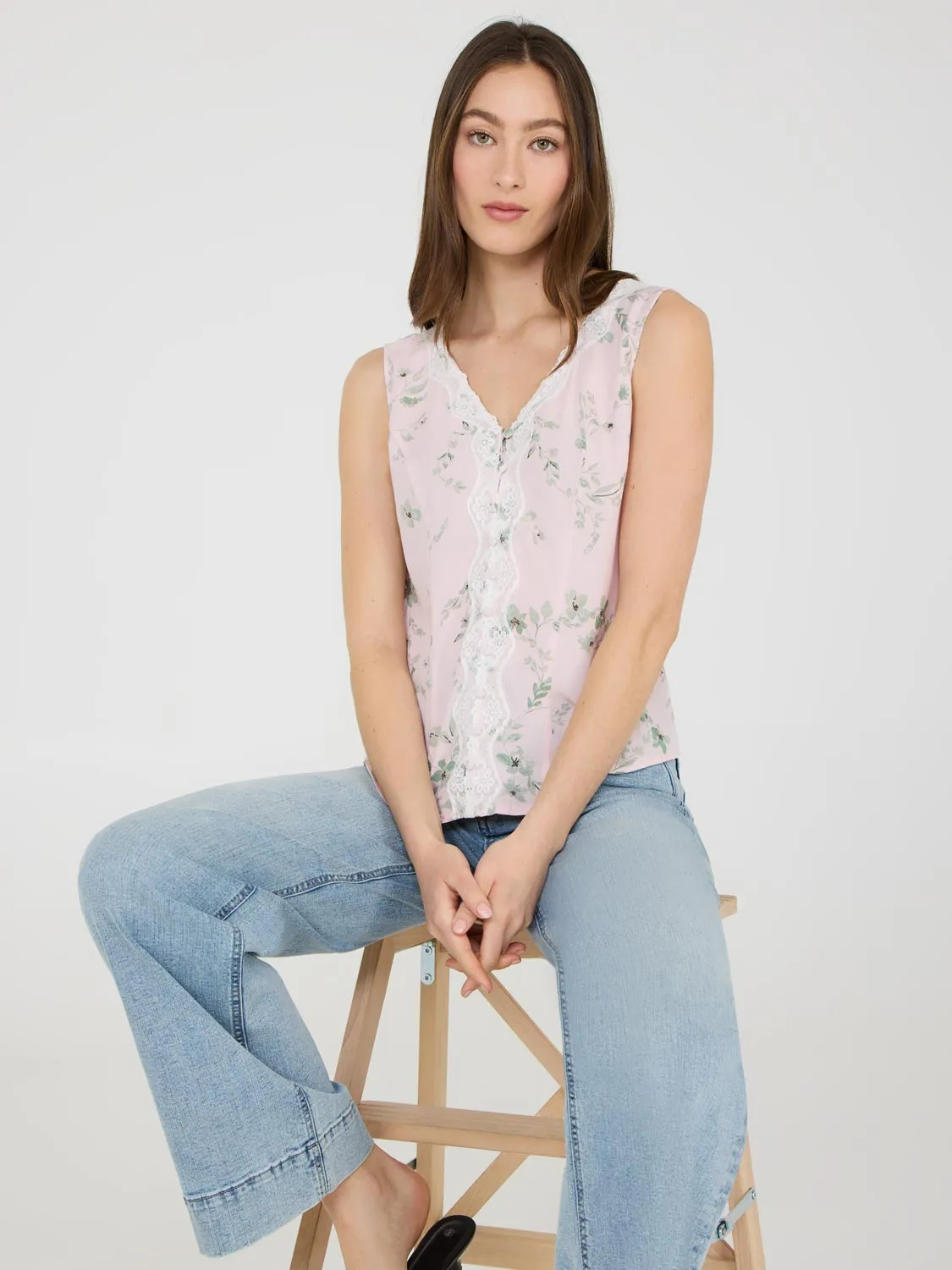 Floral Print Lace Vest Top sport luxe