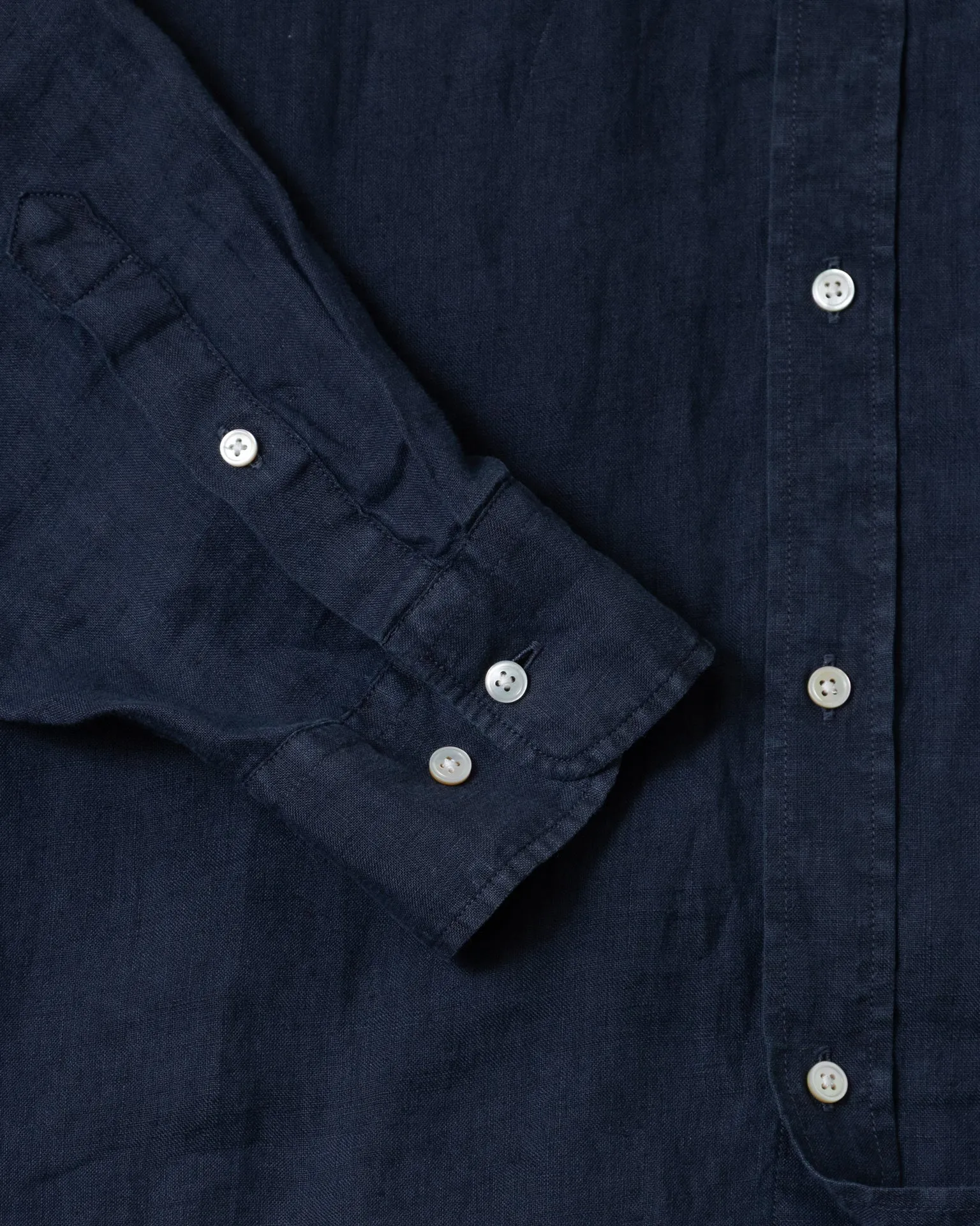 Garment Dyed Linen Shirt in Navy Clean Mood