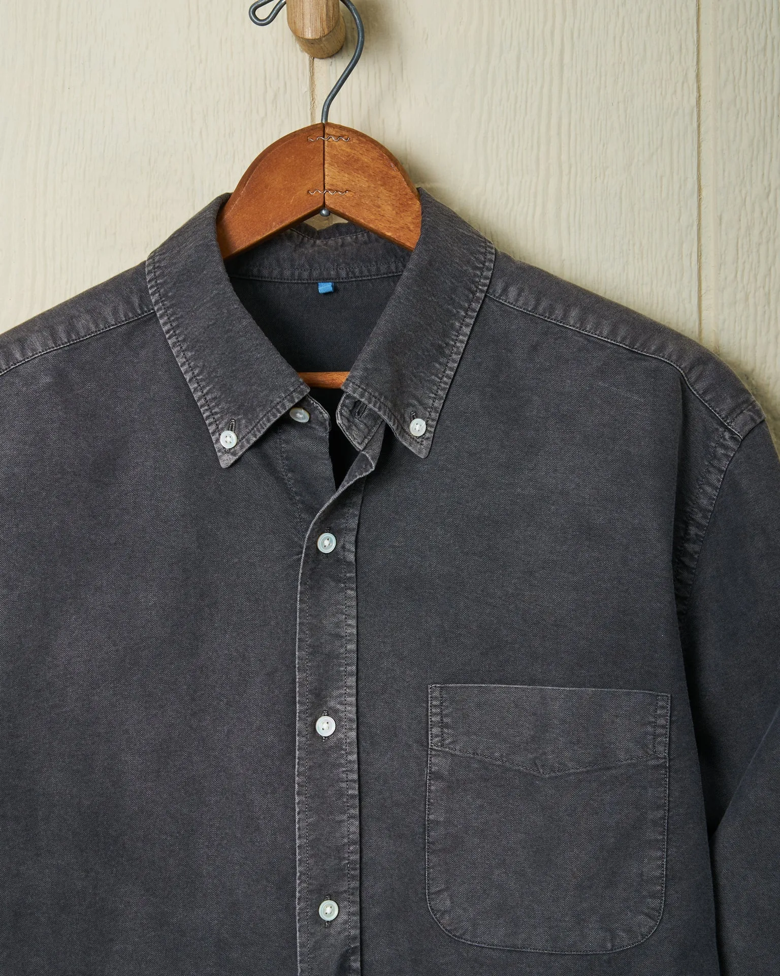Garment Dyed Oxford Shirt in Graphite Feel Sharp