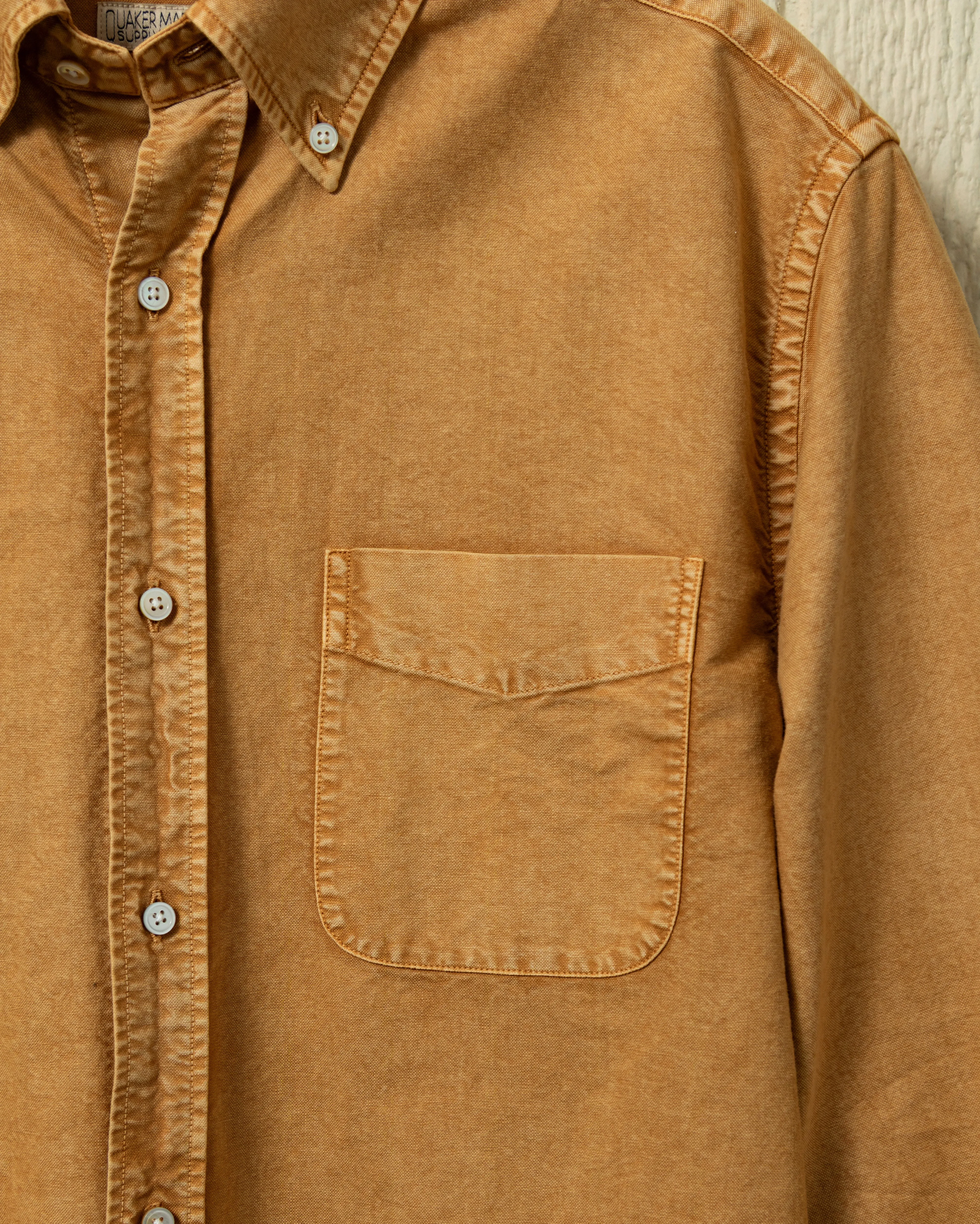 Garment Dyed Oxford Shirt in Old Gold Life Code