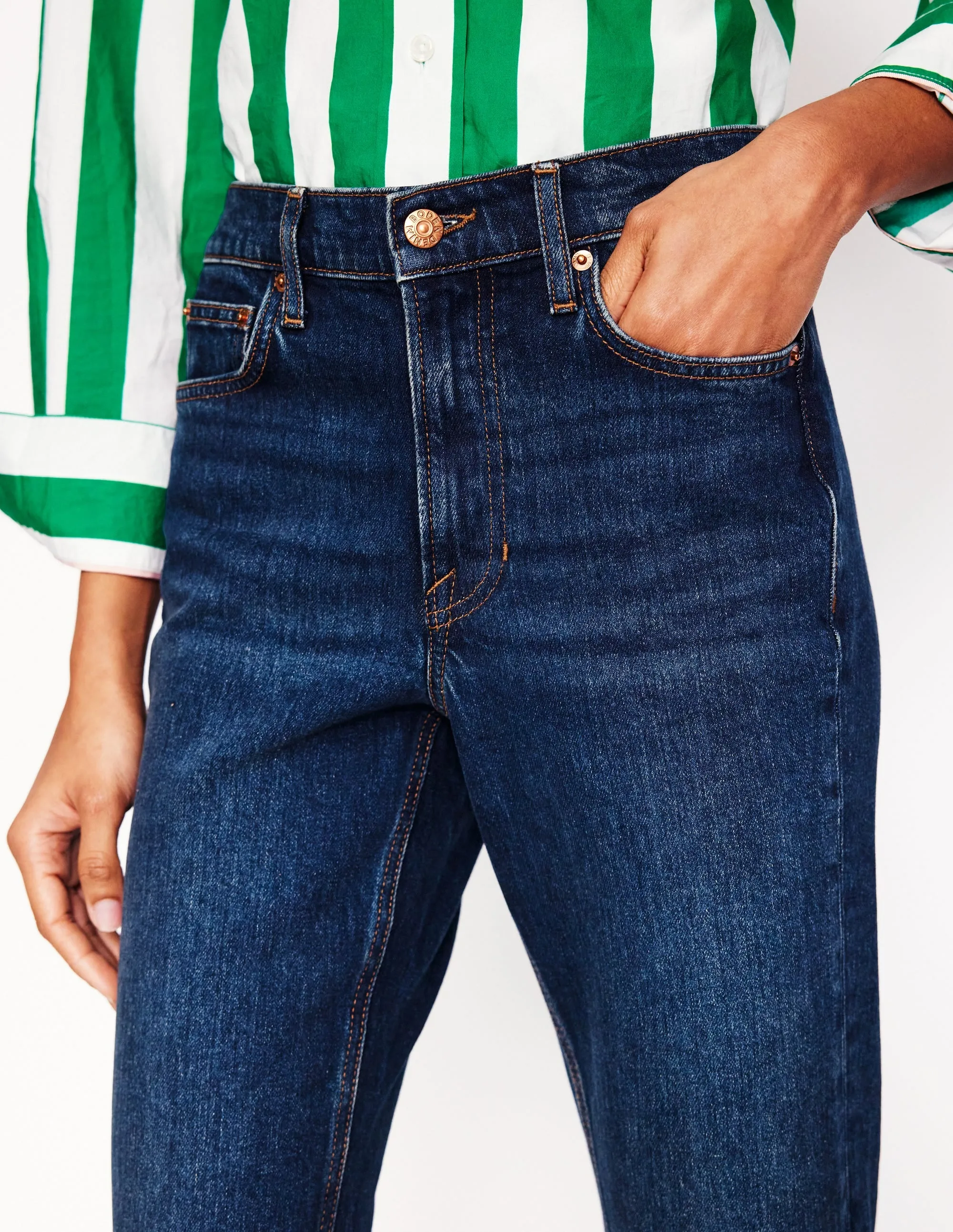 Girlfriend Jeans-Dark Vintage wrinkle-free