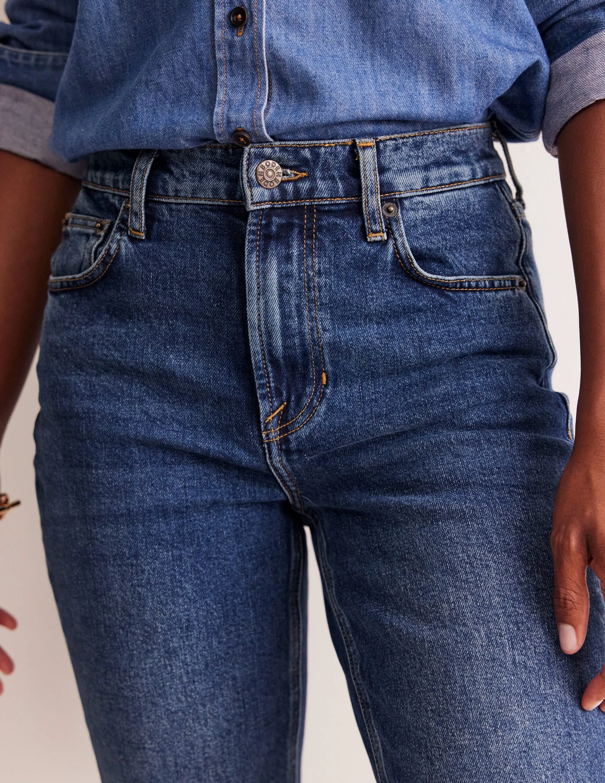Girlfriend Jeans-Mid Vintage street style
