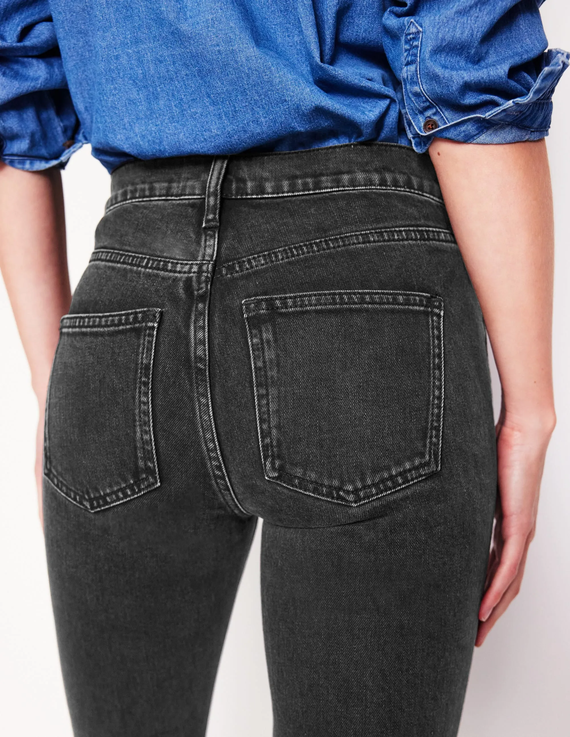 Girlfriend Jeans-Washed Black retro vibe