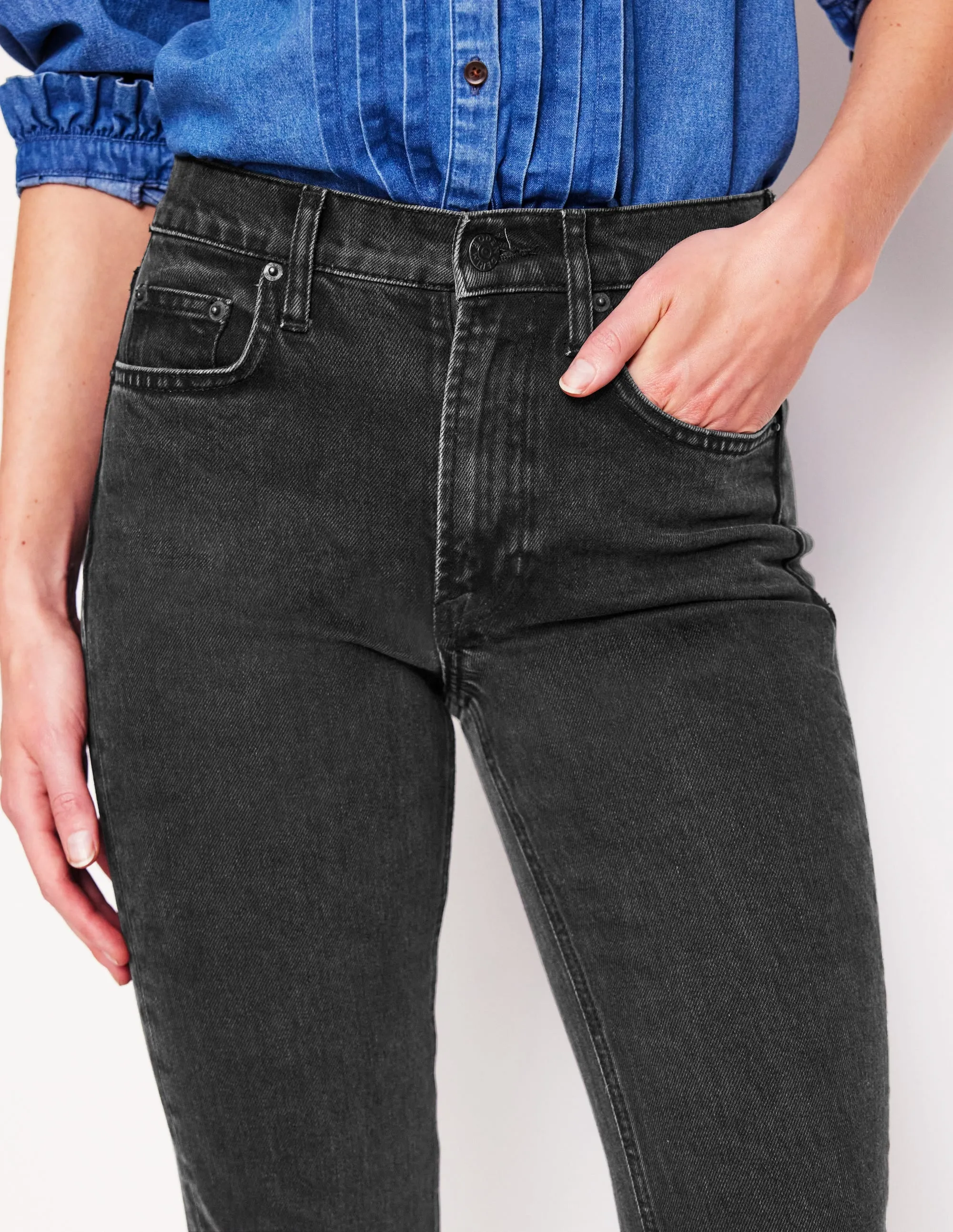 Girlfriend Jeans-Washed Black holiday trip