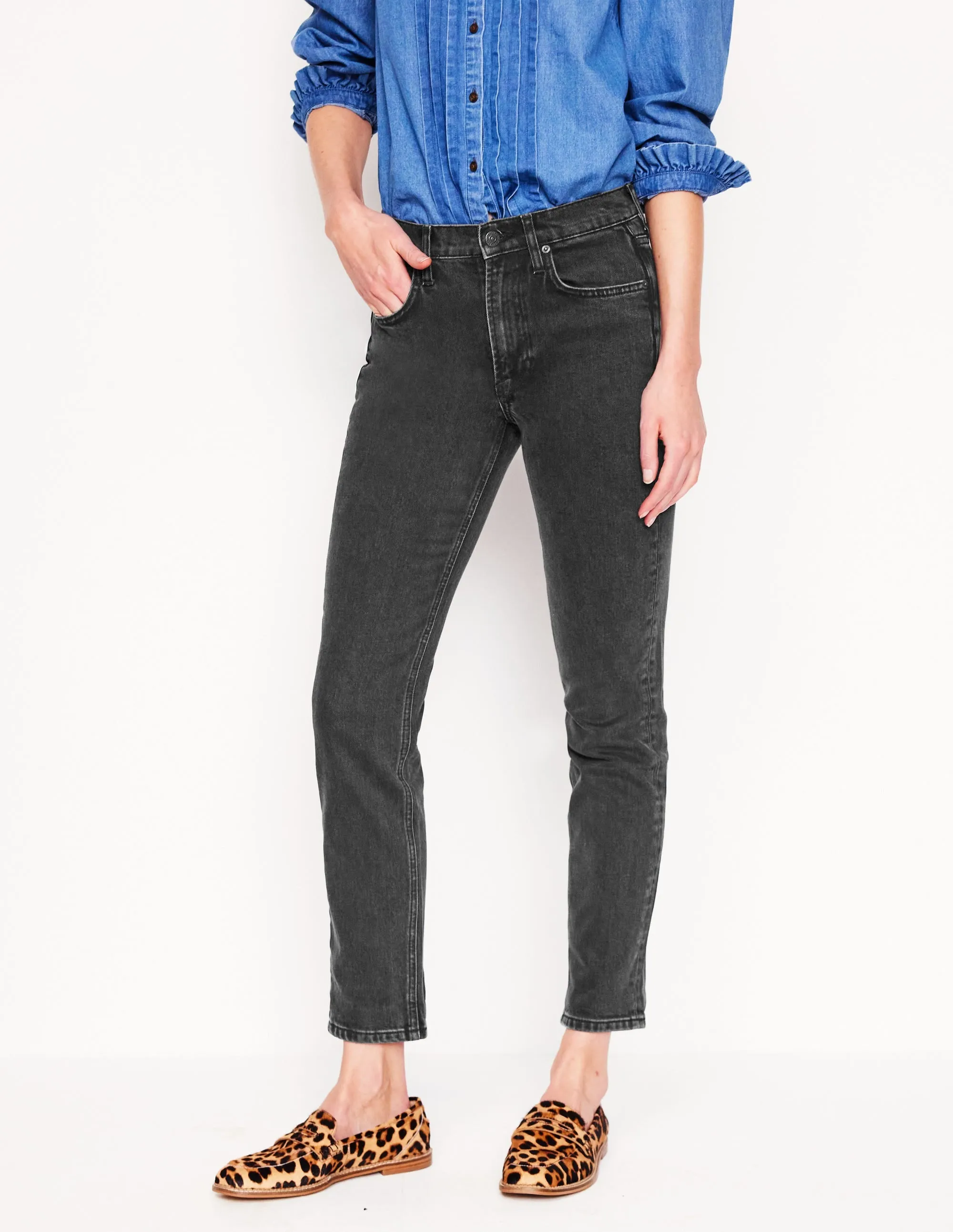 Girlfriend Jeans-Washed Black trend culture