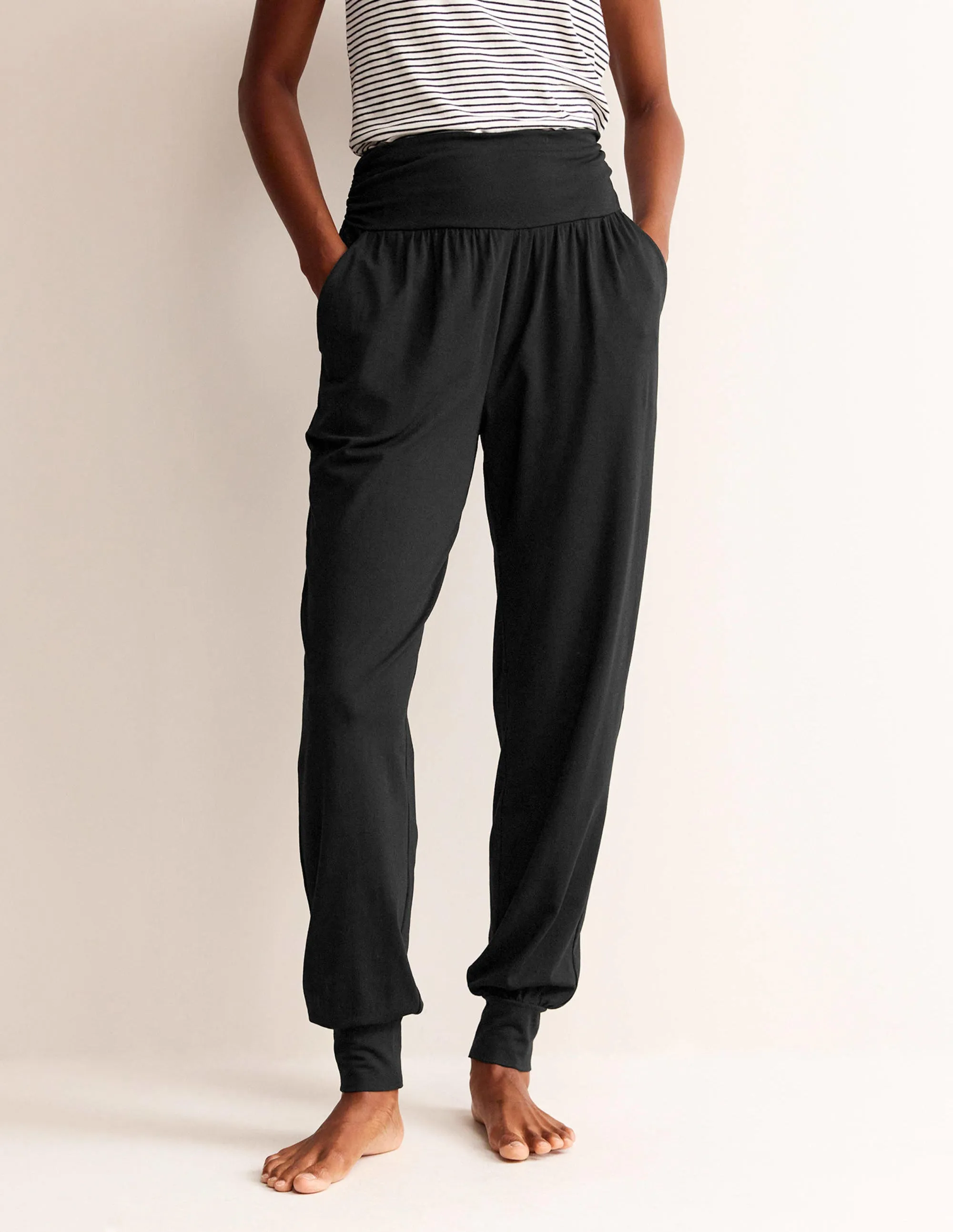 Hareem Jersey Joggers-Black tapered leg