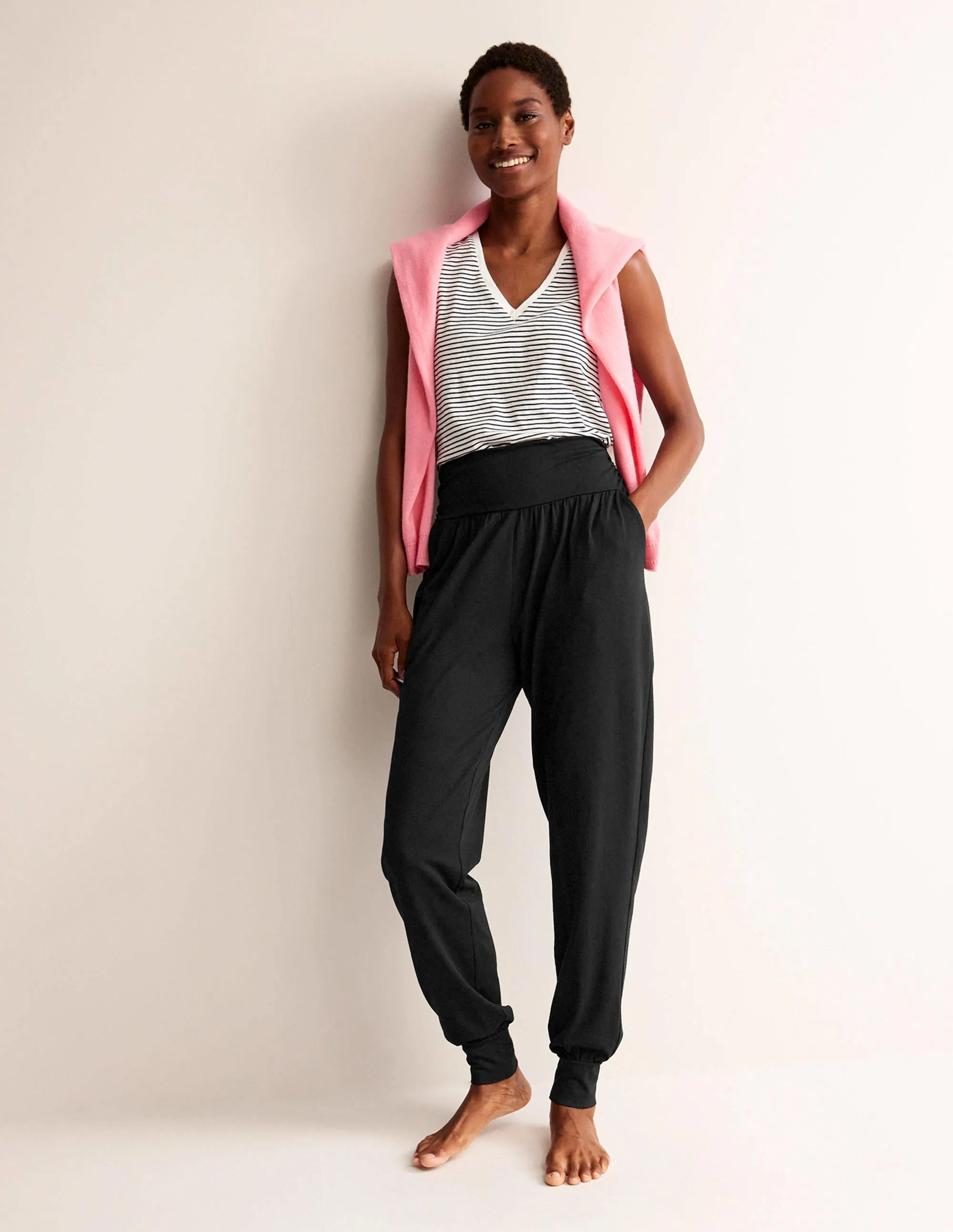 Hareem Jersey Joggers-Black study sessions