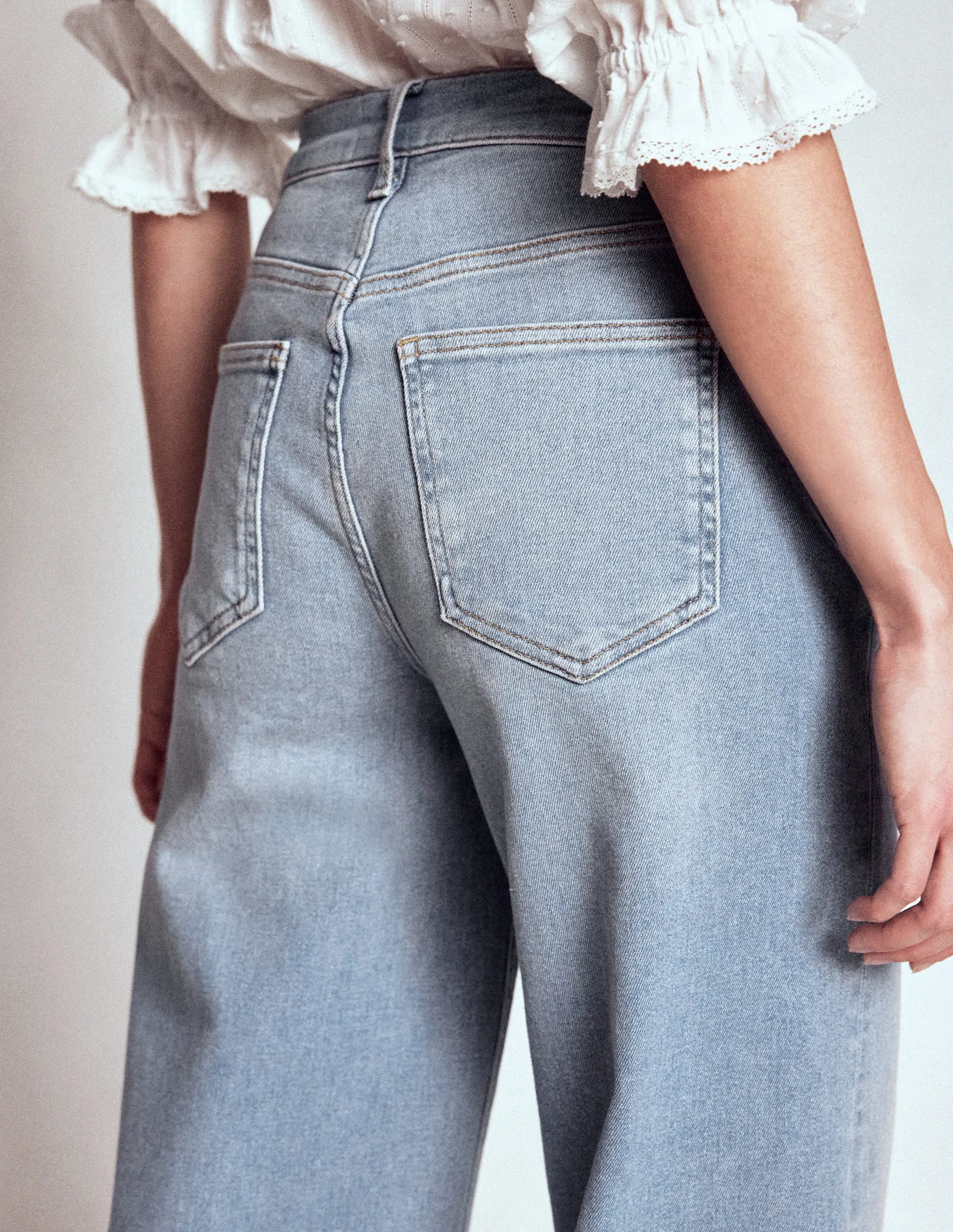 High Rise Wide Leg Jeans-Light Vintage beach lover