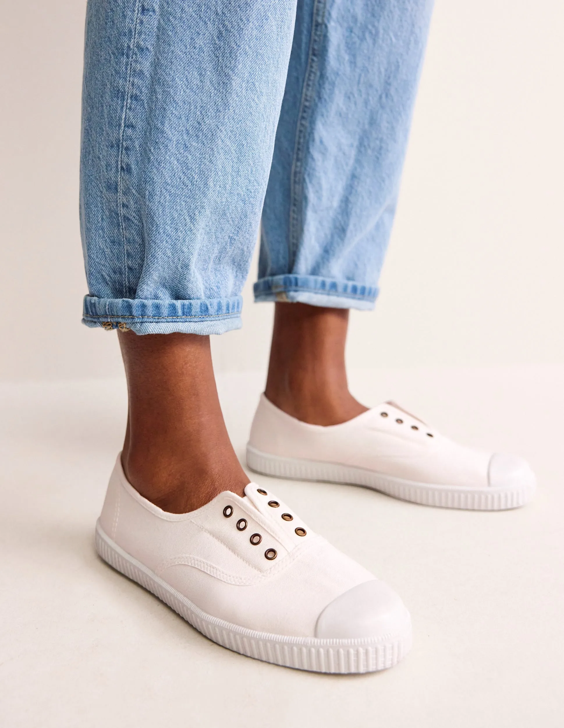 Laceless Canvas Plimsoll-Ivory trail move