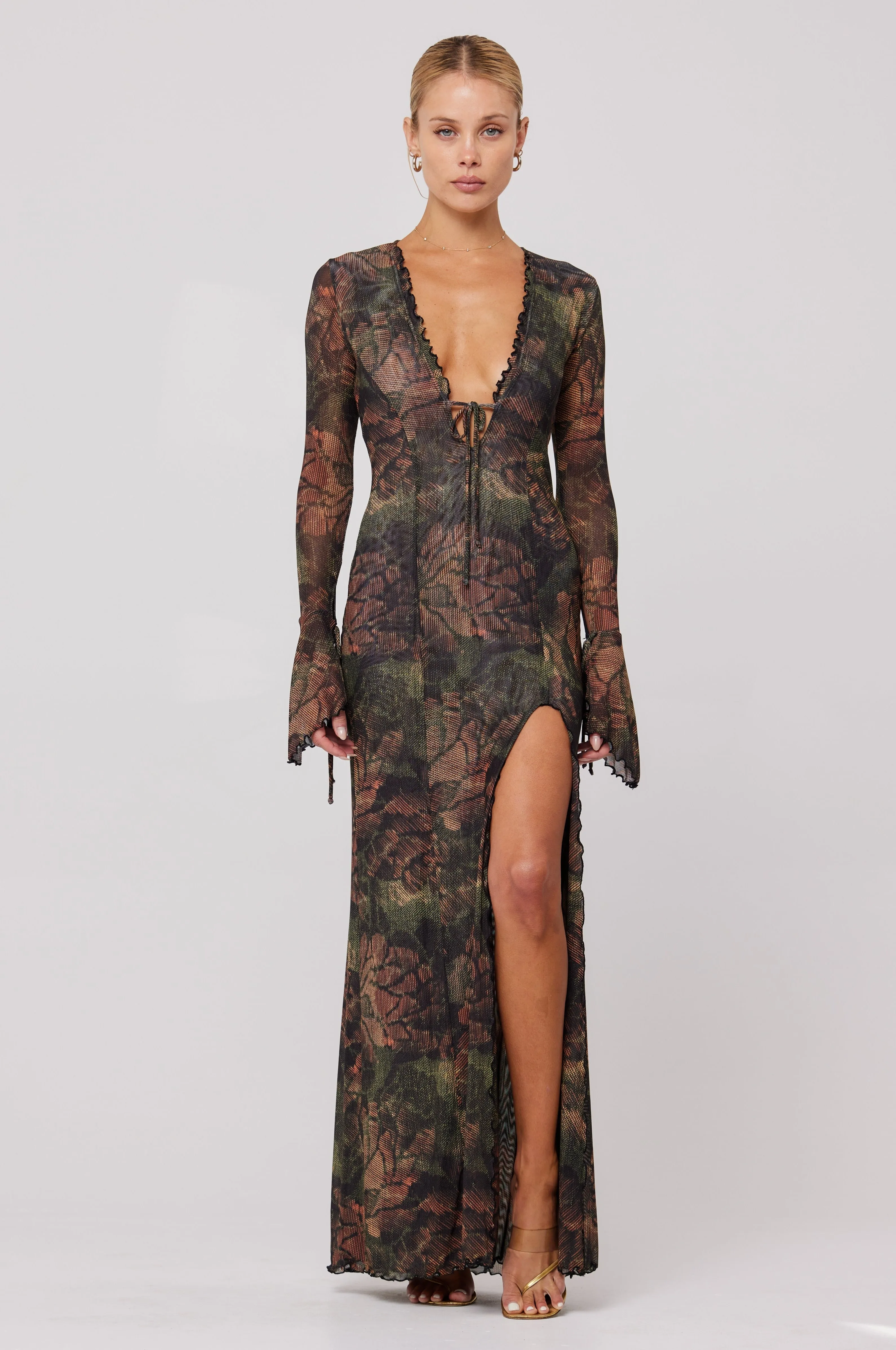 Lennon Maxi in Autumn city walking