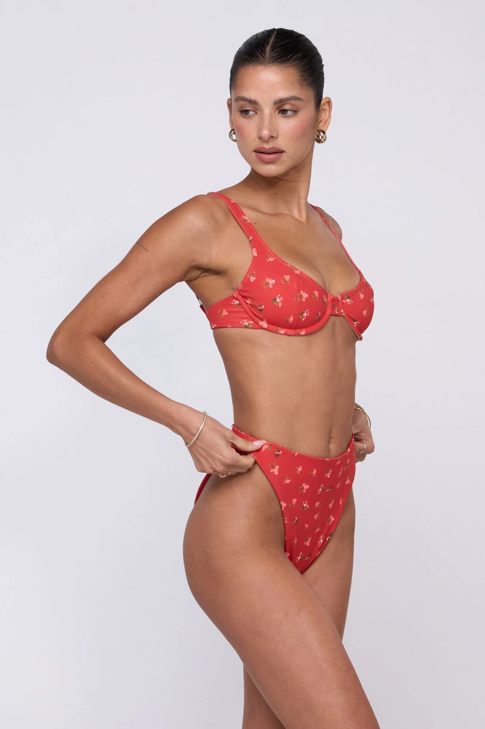 Matty Bikini Top in Cayenne summer outdoors