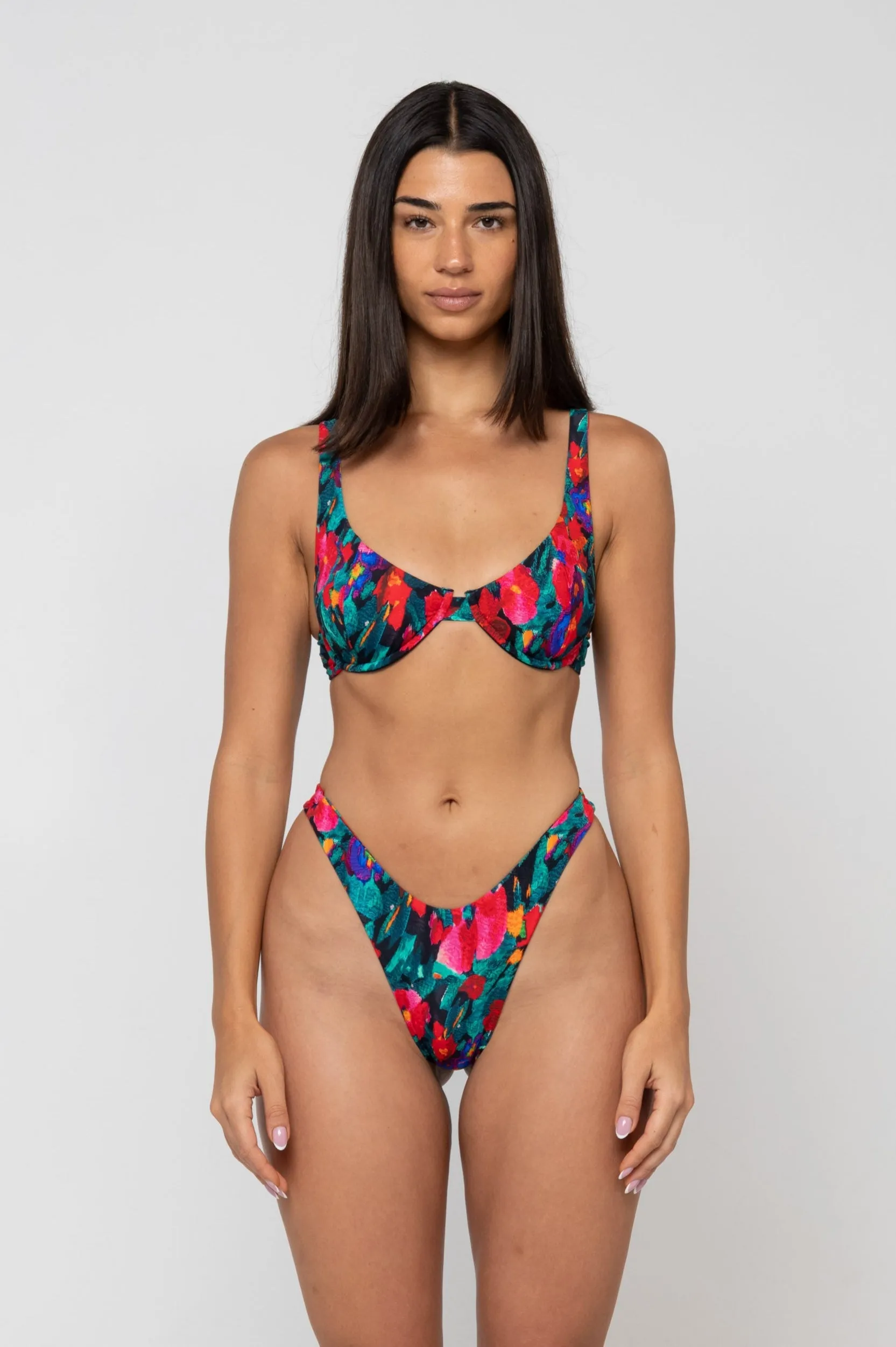 Matty Bikini Top in Resort minimal fashion