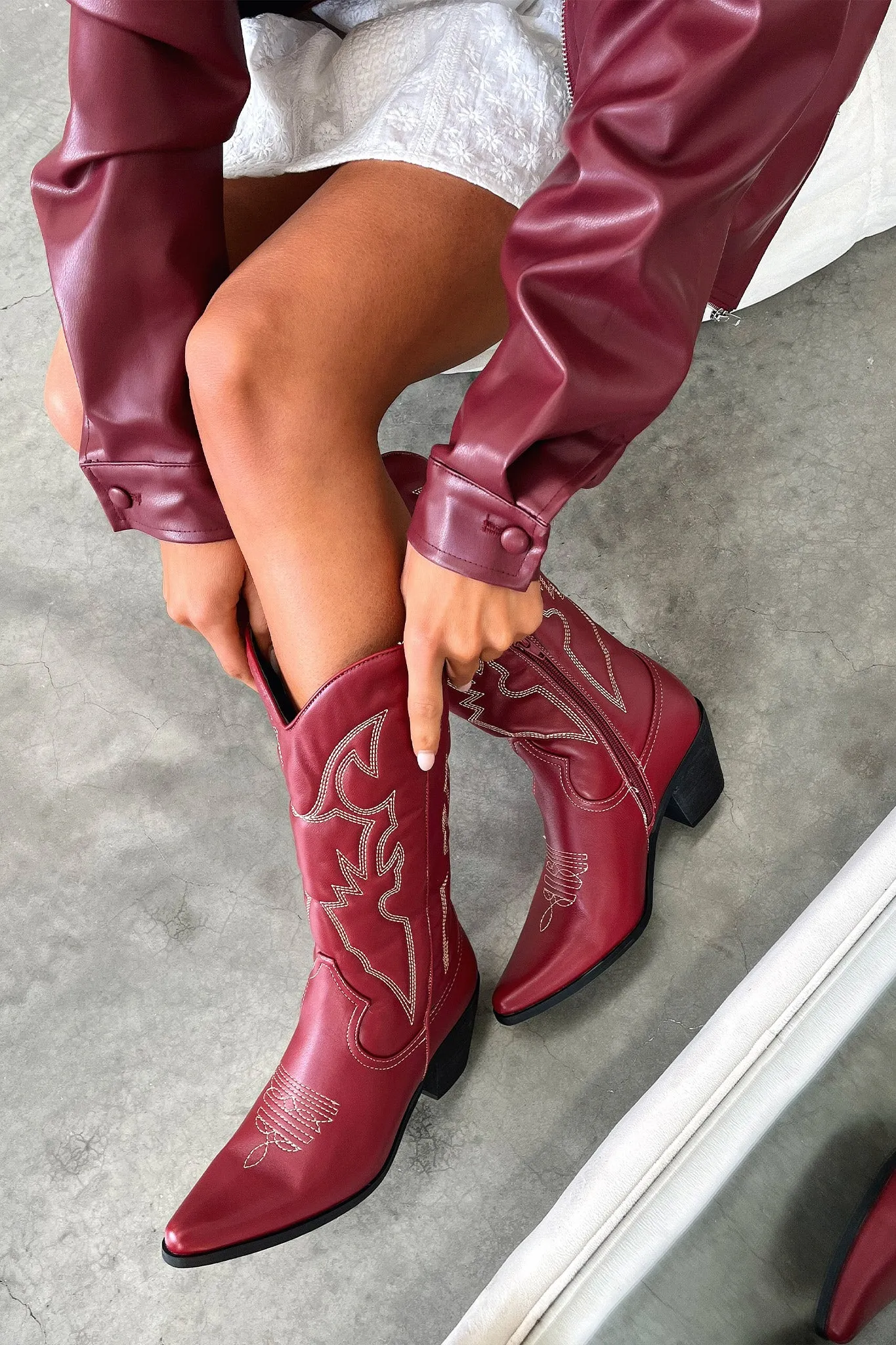 Nashville Boots - Burgundy all day wear