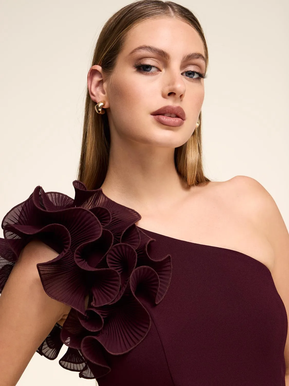One-Shoulder Gown With Chiffon Ruffle unique print