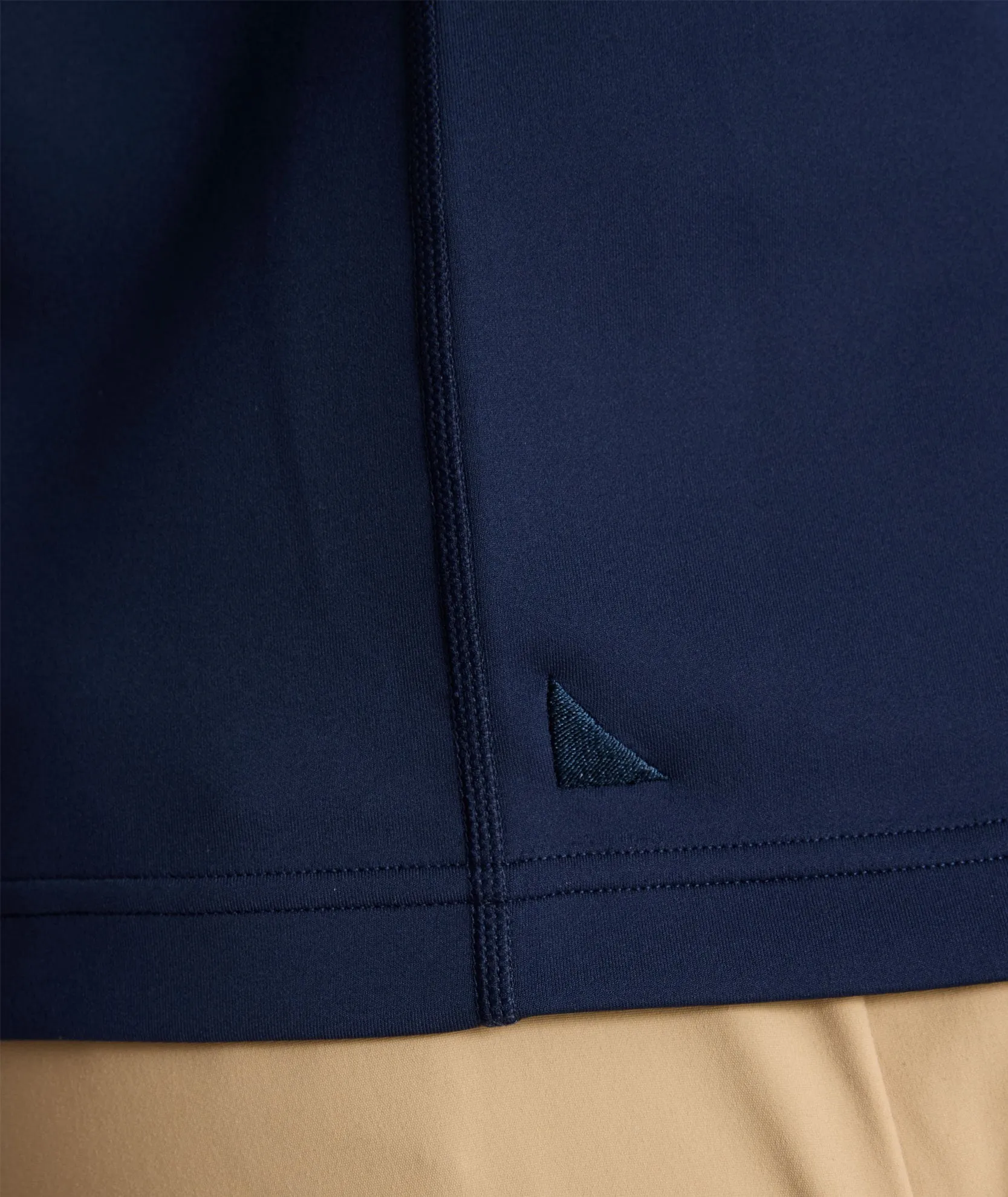 Performance Quarter-Zip warm tone