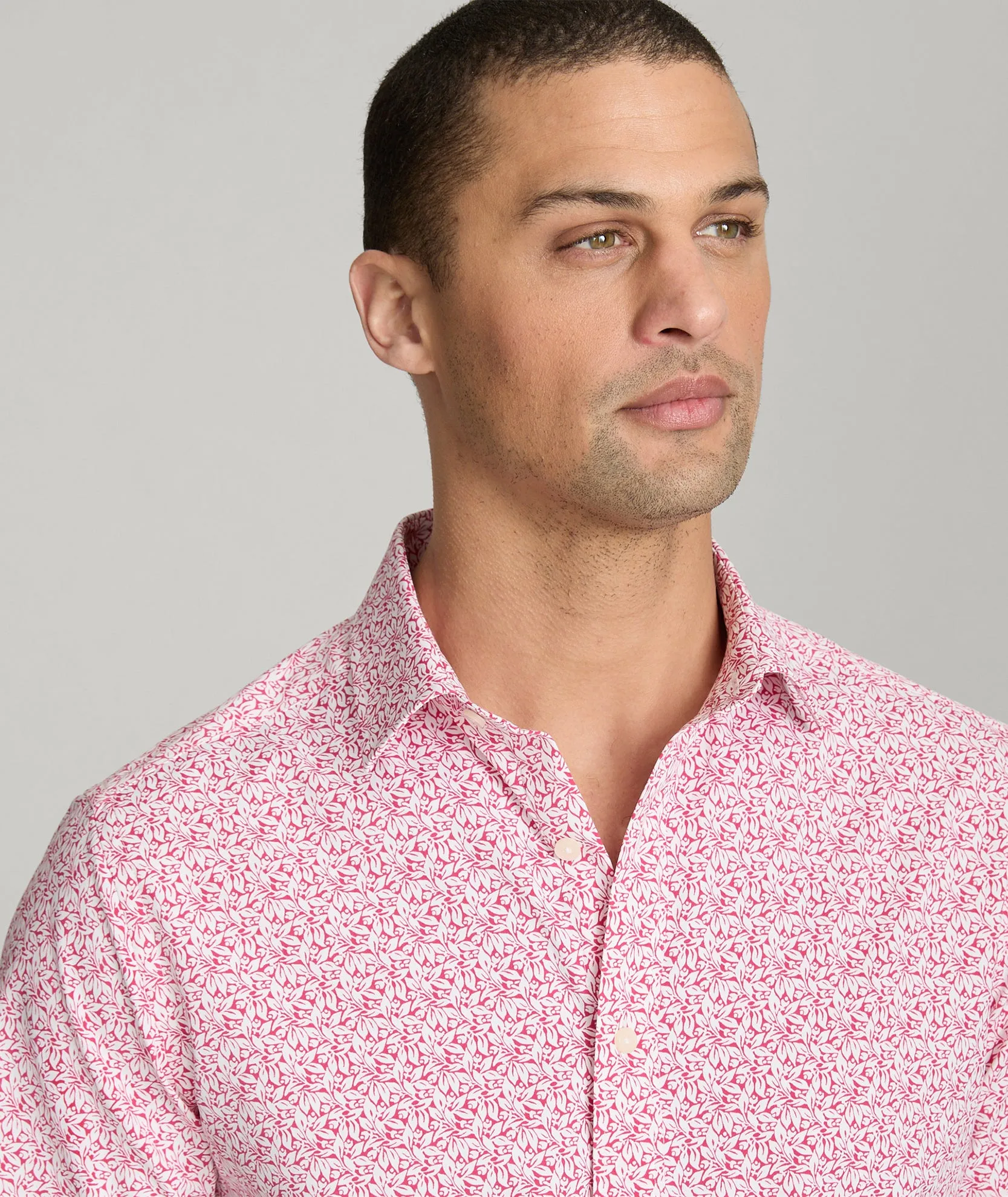 Performance Short-Sleeve Shirt Day Look