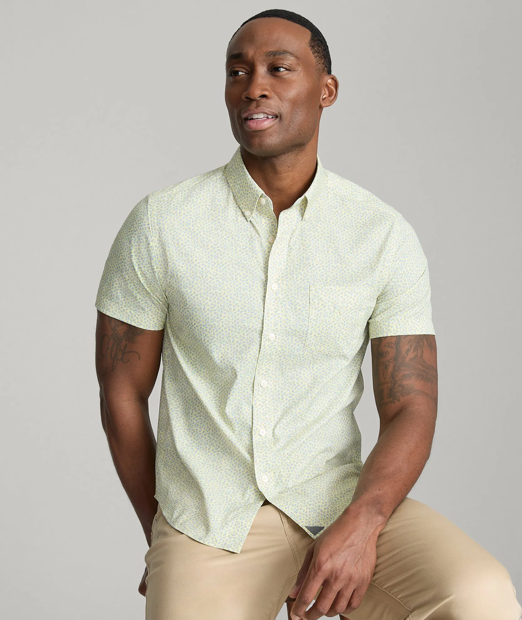 Performance Short-Sleeve Shirt With Pocket Minimal Look