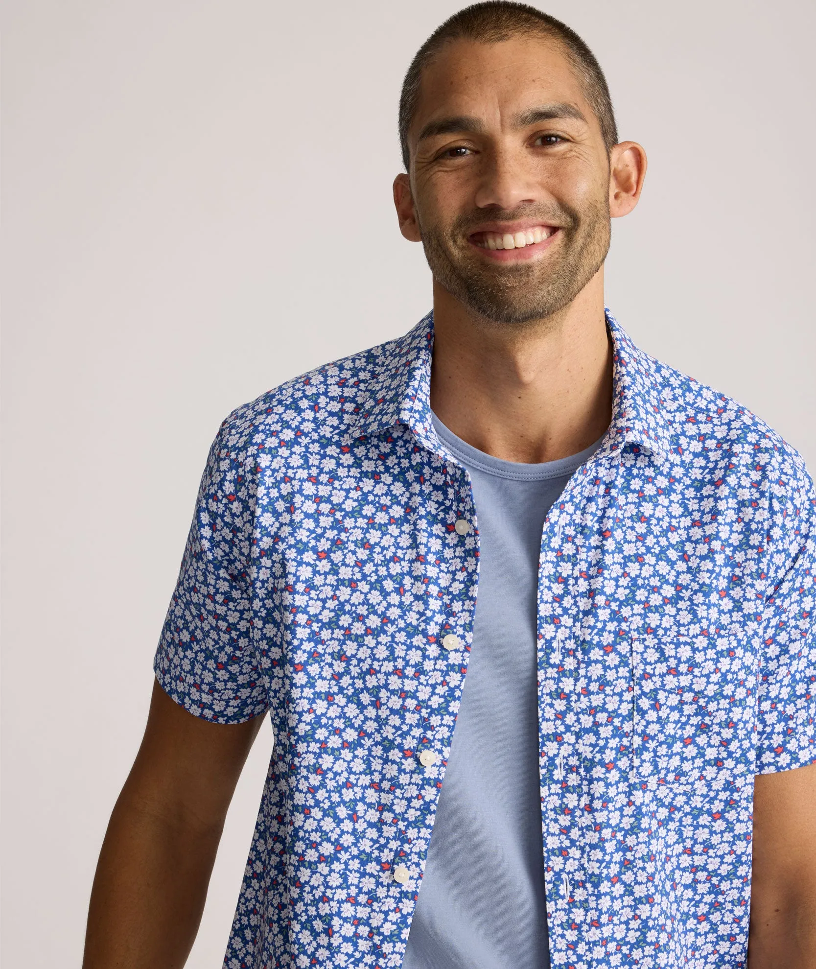 Performance Short-Sleeve Shirt with Pocket Everyday Hero