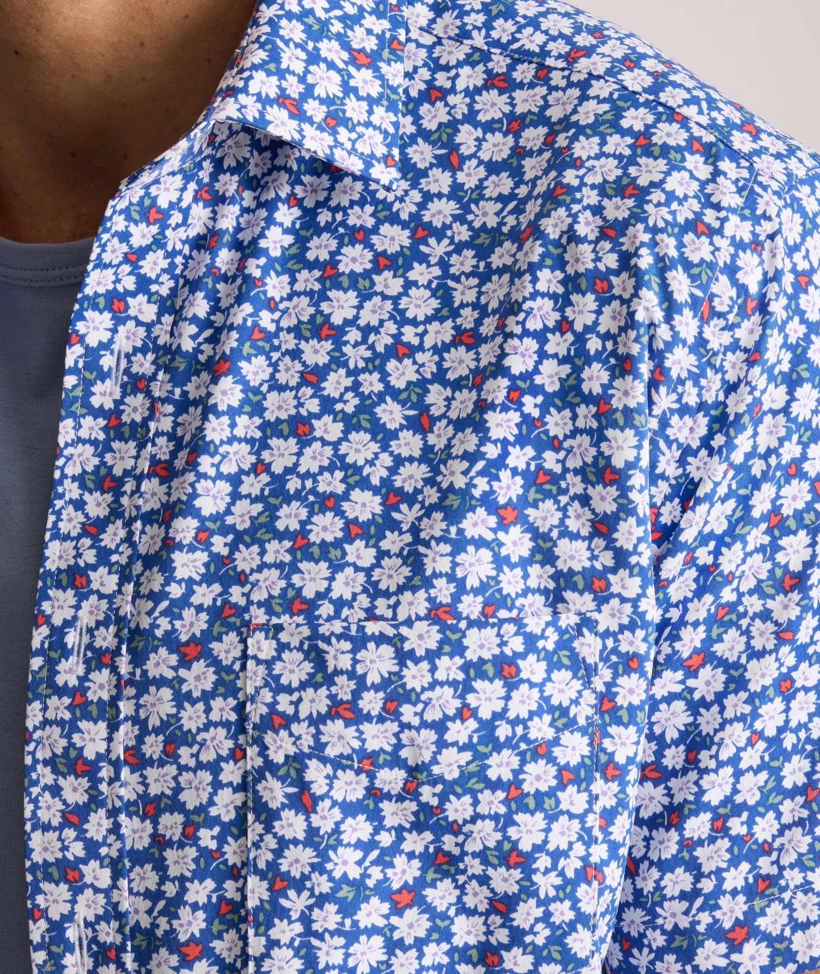 Performance Short-Sleeve Shirt with Pocket Chic Utility