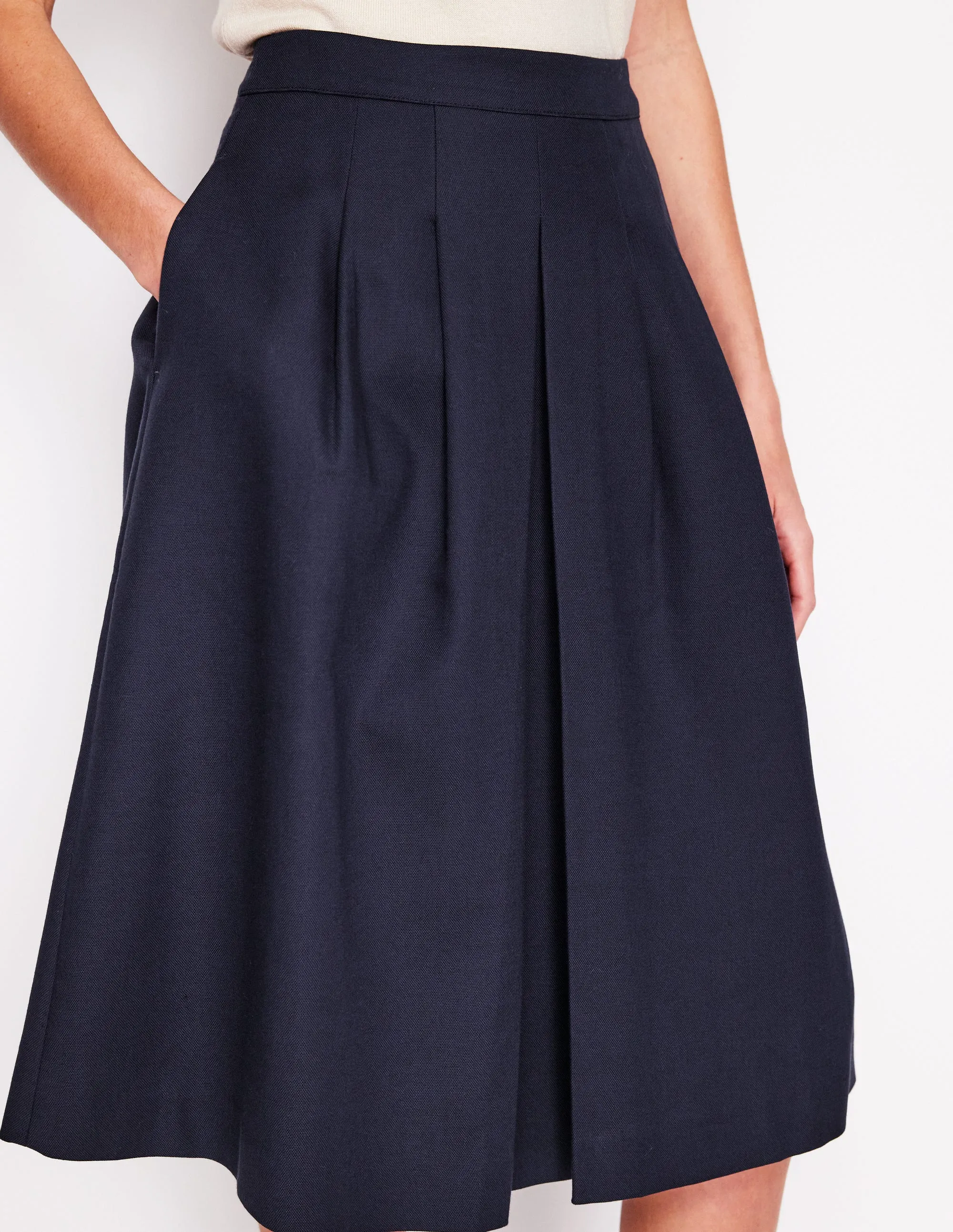 Pleat Detail Midi Skirt-Navy fresh vibe