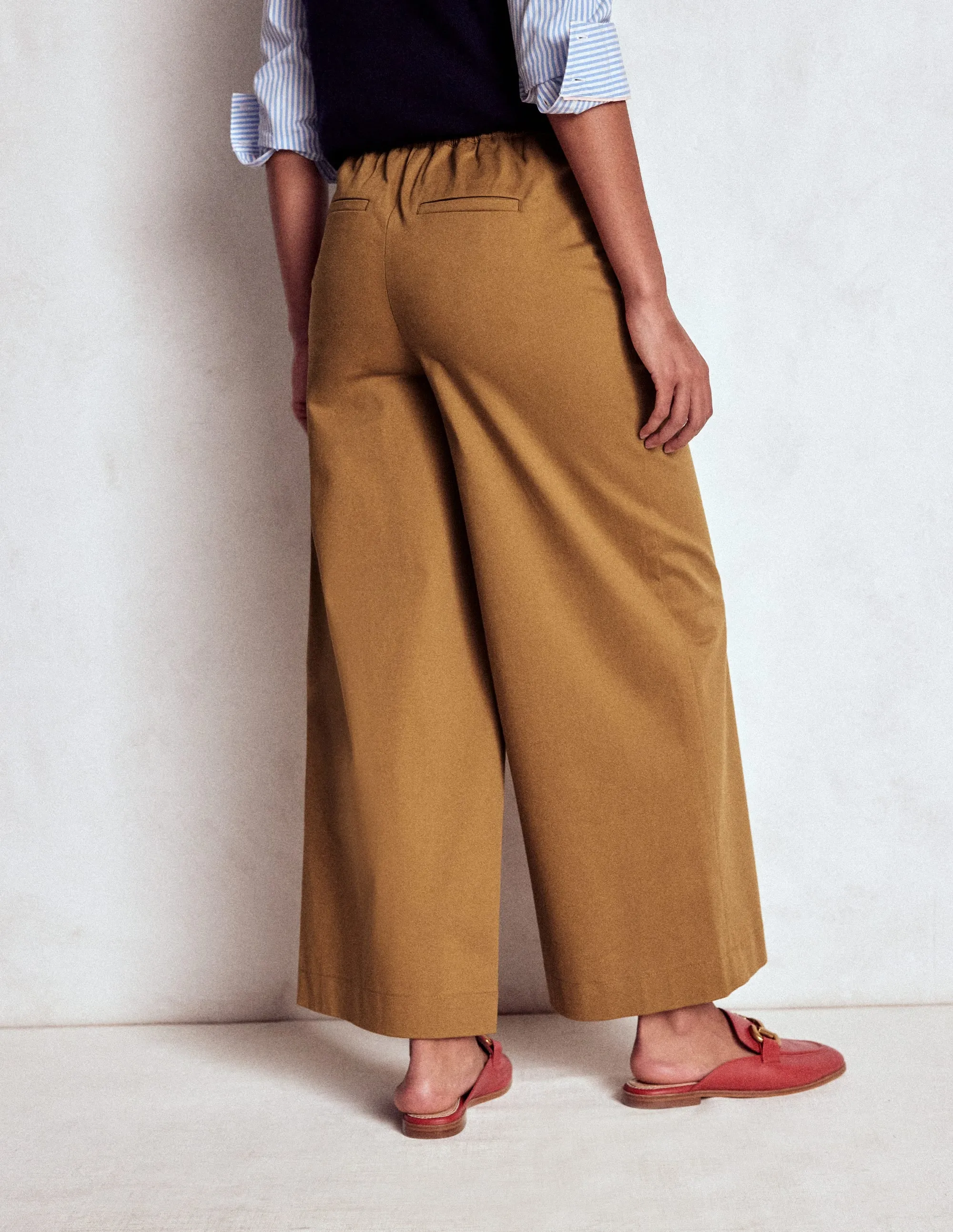 Pull-on Cropped Trousers-Hazelnut Brown office wear