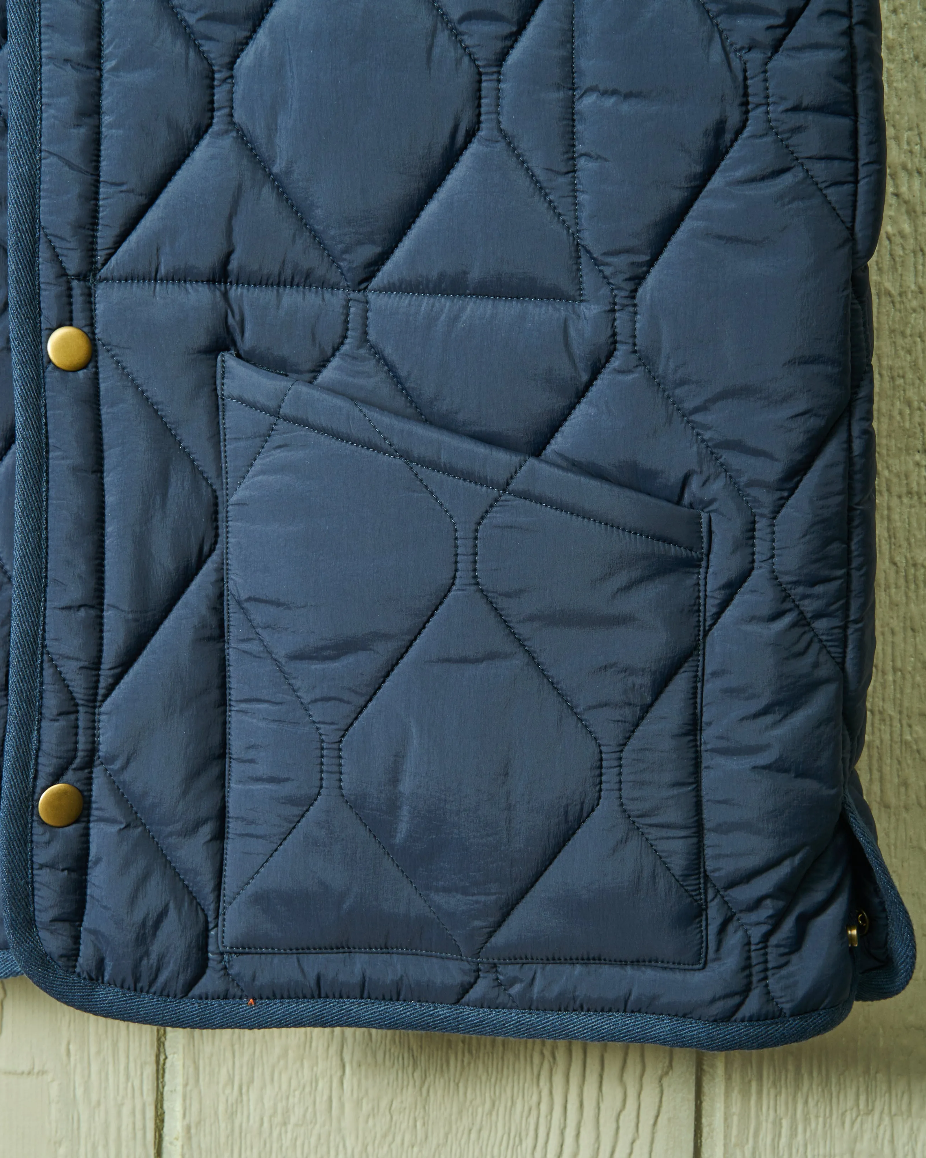 Quilted Vest in Navy alpine cold layer