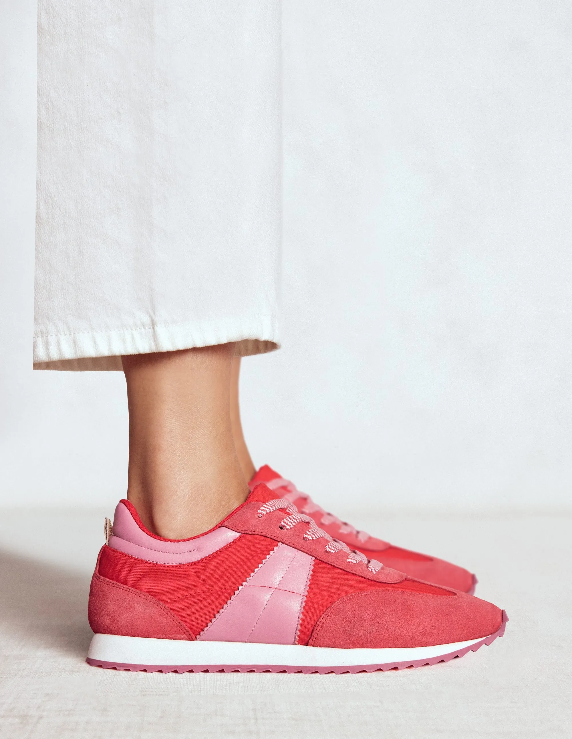 Retro Runner Trainer-Red full function