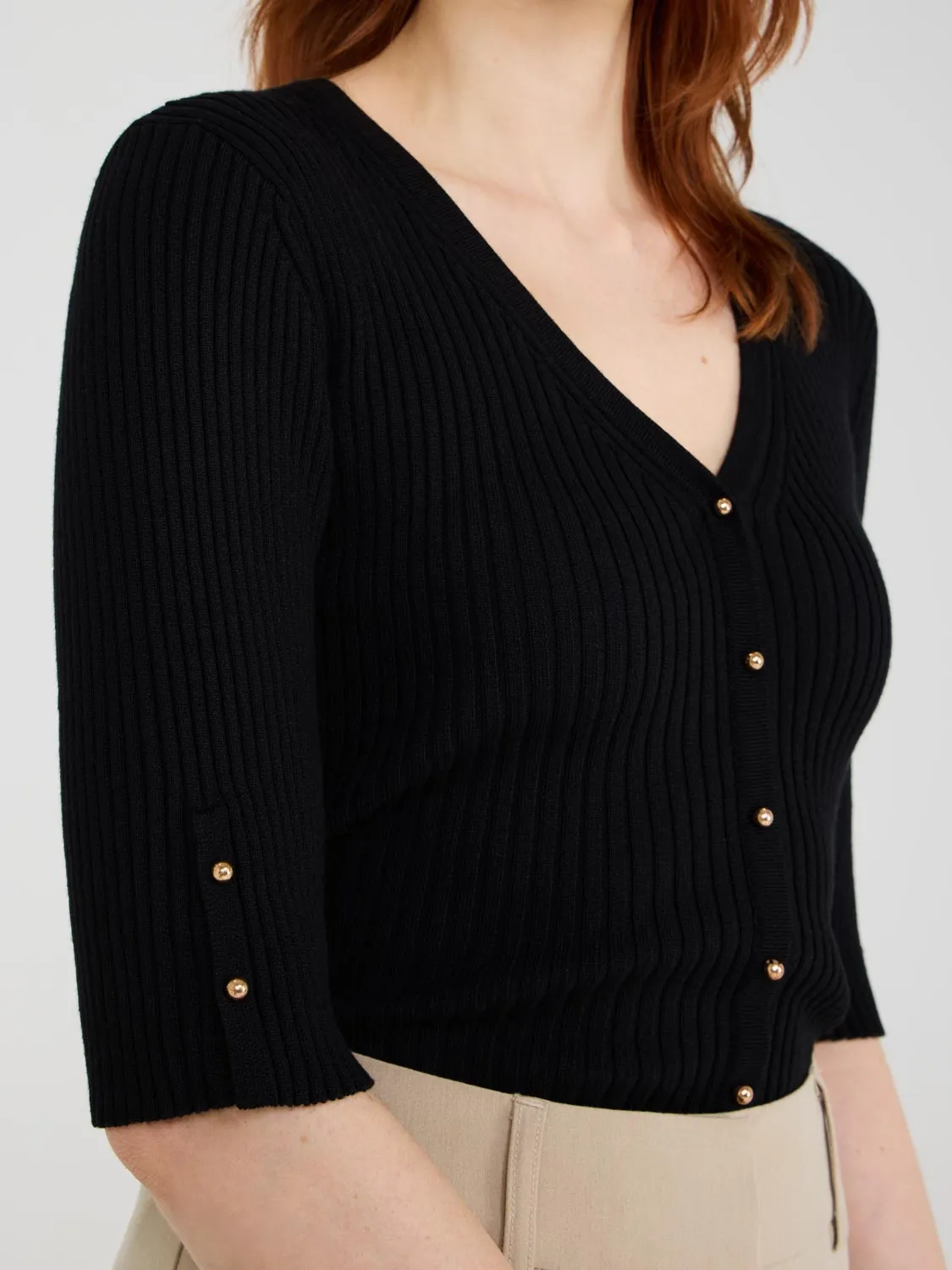 Ribbed V-Neck Button-Front Sweater Signature Feel